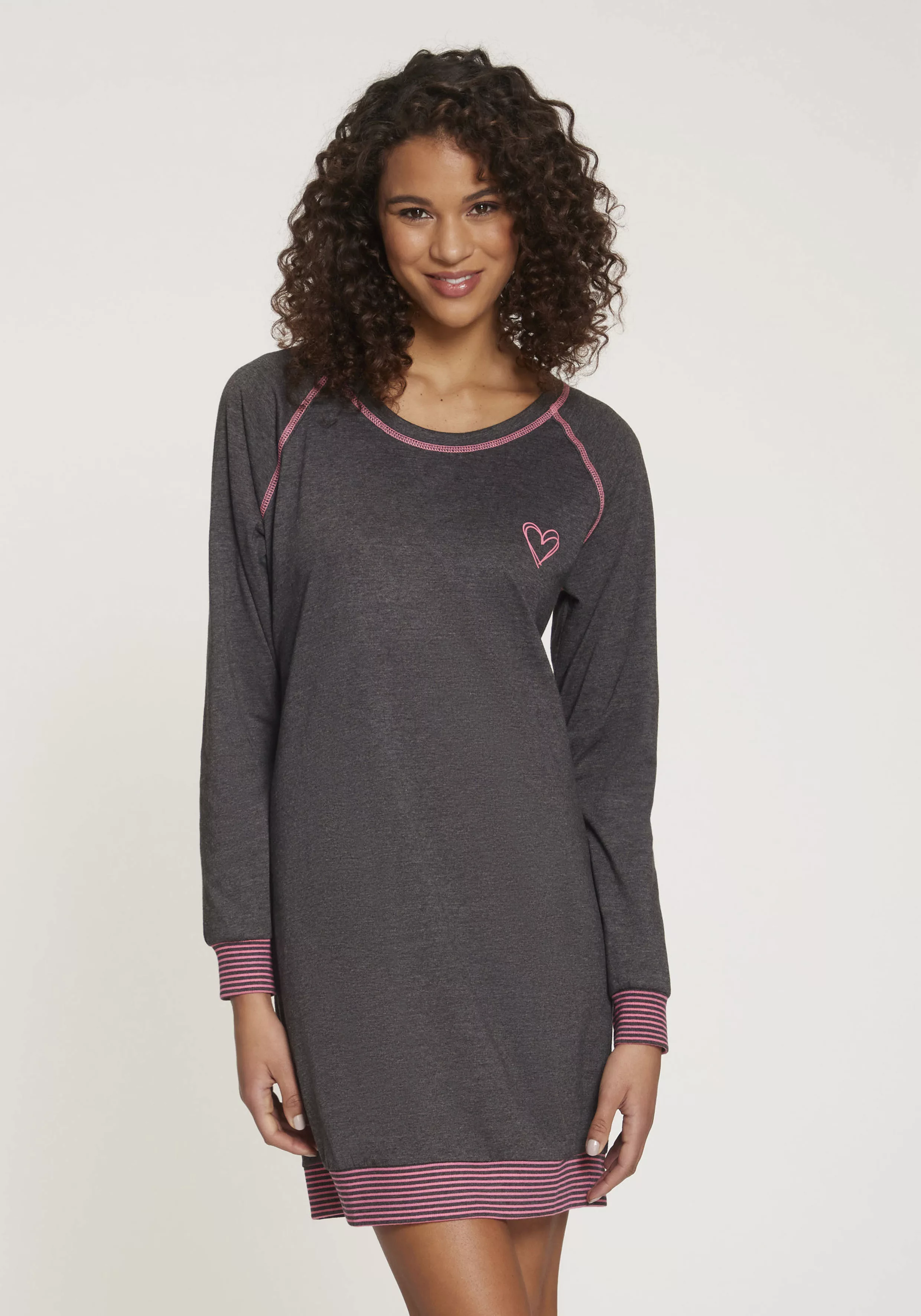 Vivance Dreams Nachthemd, mit dekorativen Flatlock-Nähten in Neonfarben günstig online kaufen