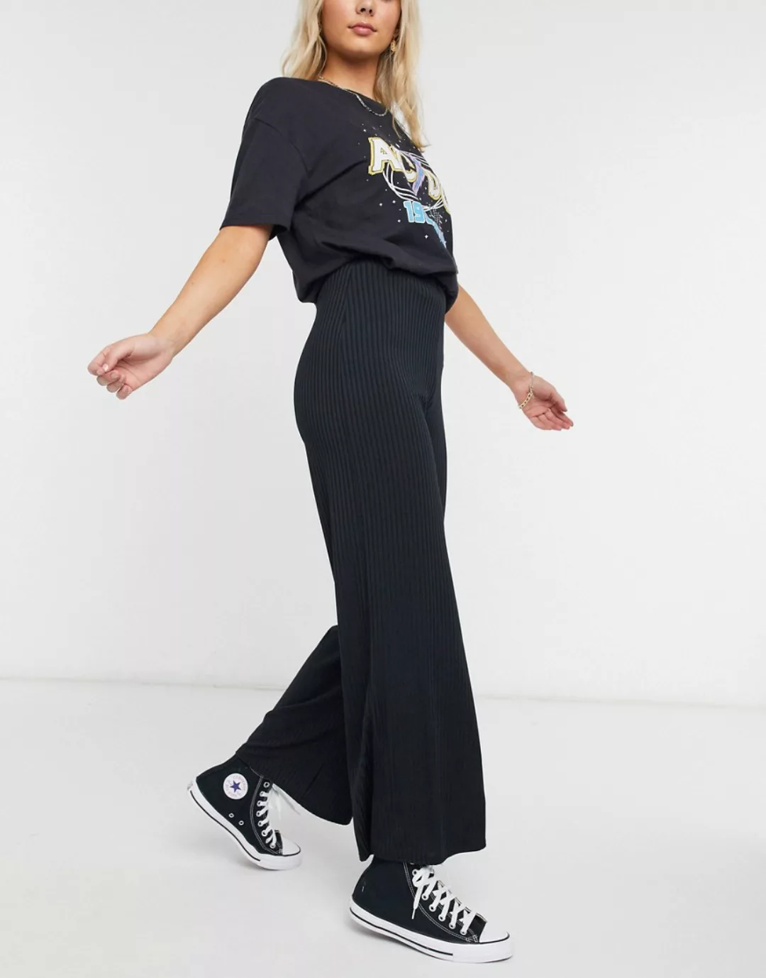 New Look – Gerippte Hose mit weitem Bein in Schwarz günstig online kaufen