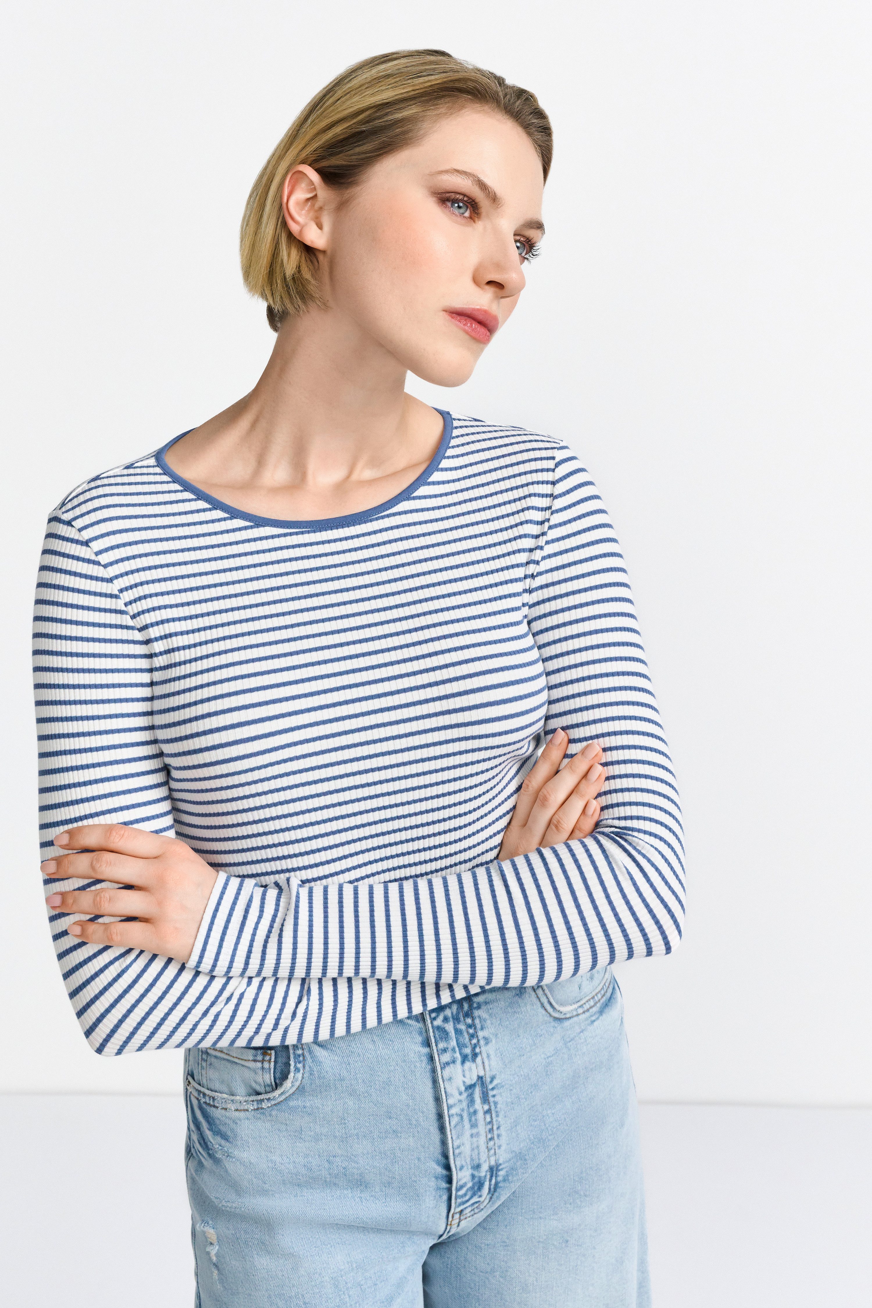 RICHROYAL Langarmshirt Mit Markenlabel am Rücken günstig online kaufen