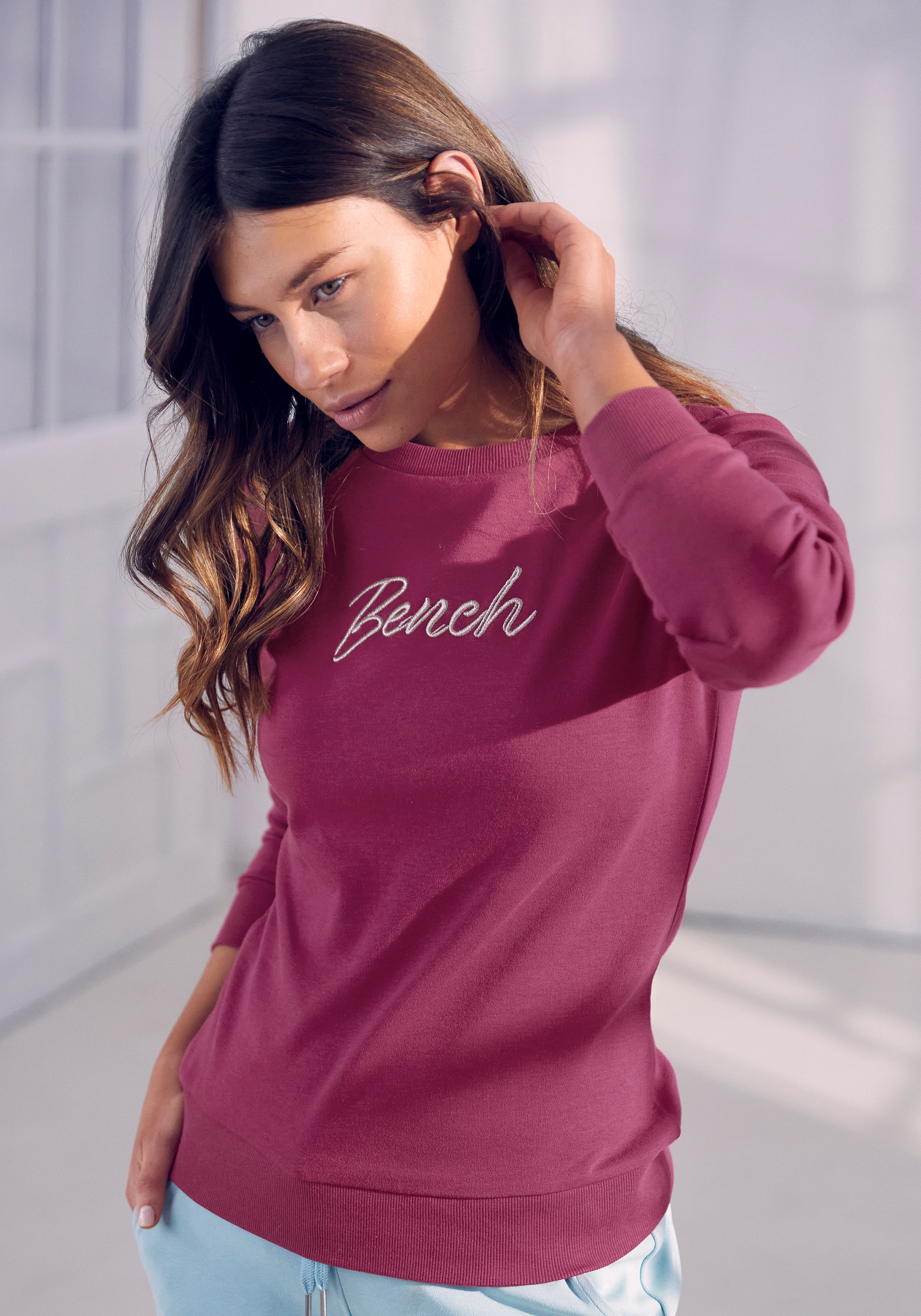 Bench. Loungewear Sweatshirt mit glänzender Logostickerei, Loungewear, Loun günstig online kaufen