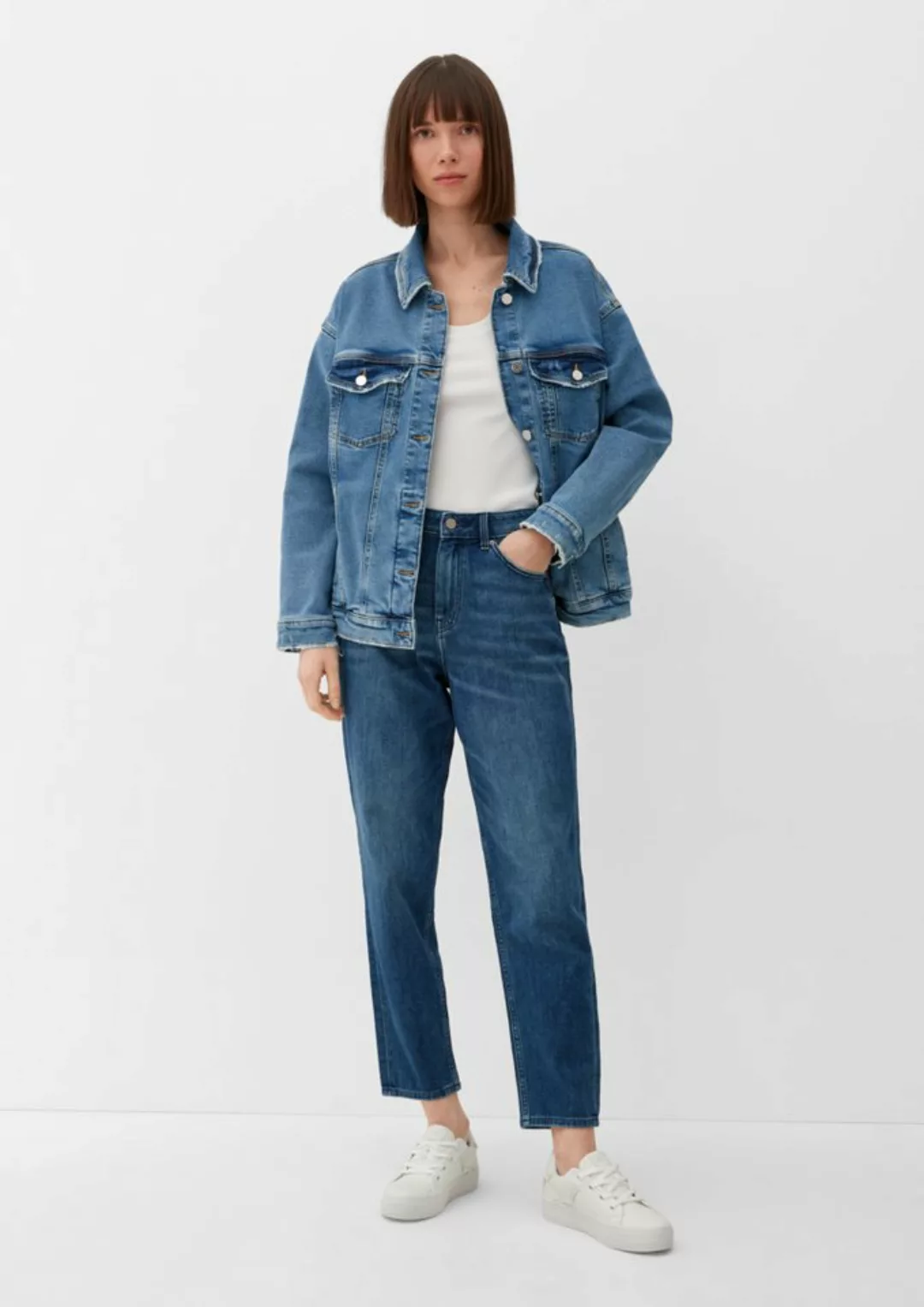 s.Oliver 7/8-Jeans Regular: Jeans im Mom-Fit Label-Patch, Waschung günstig online kaufen