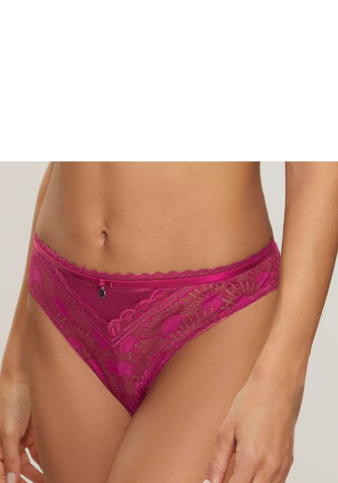 s.Oliver Stringpanty "Adèle", aus blickdicht unterlegter, graphischer Spitz günstig online kaufen