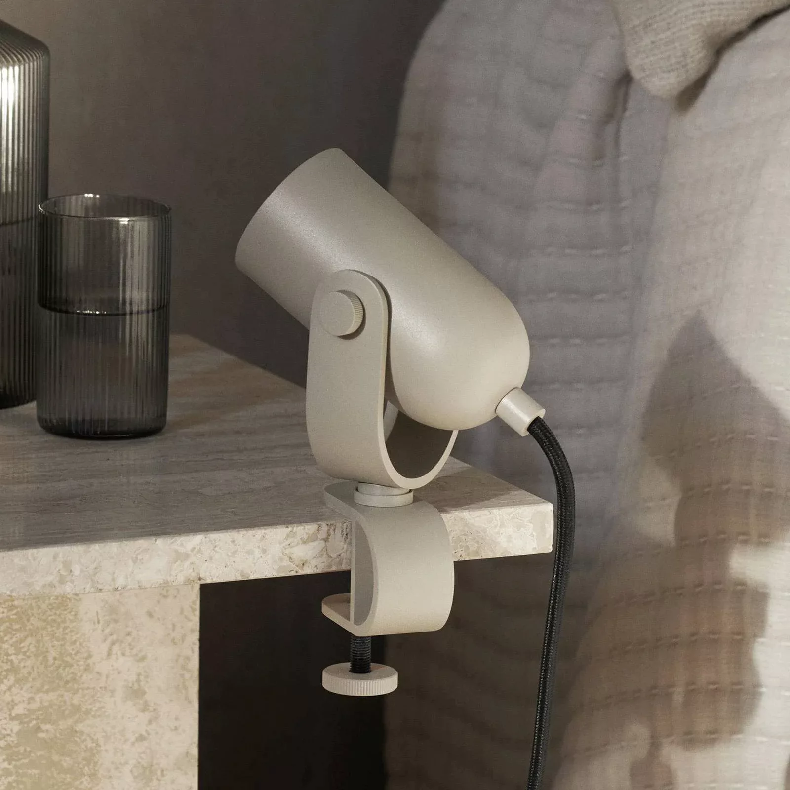 ferm LIVING Klemmleuchte Ruuvi, beige, Eisen, Stecker günstig online kaufen