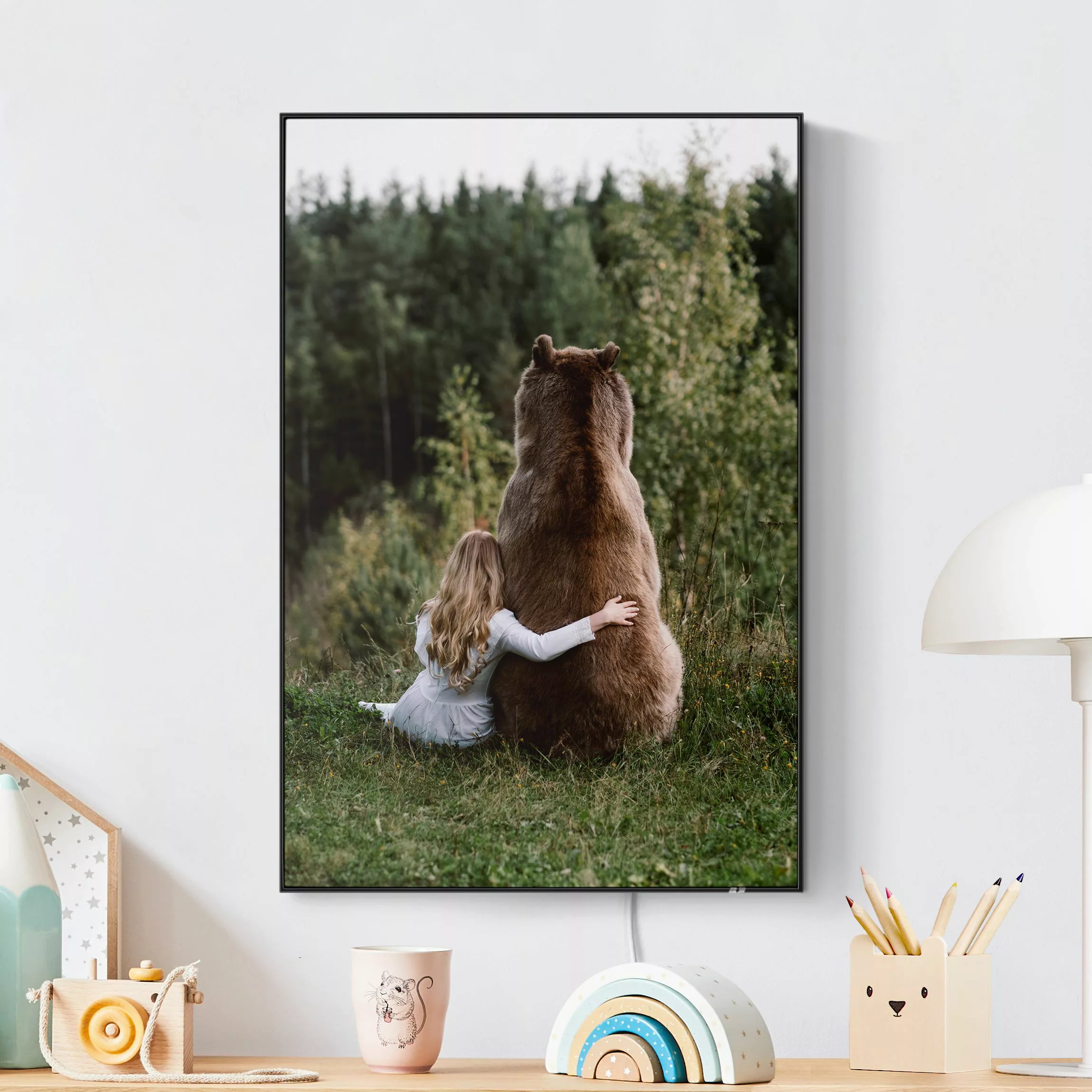 LED-Wechselbild Mädchen mit Braunbär günstig online kaufen