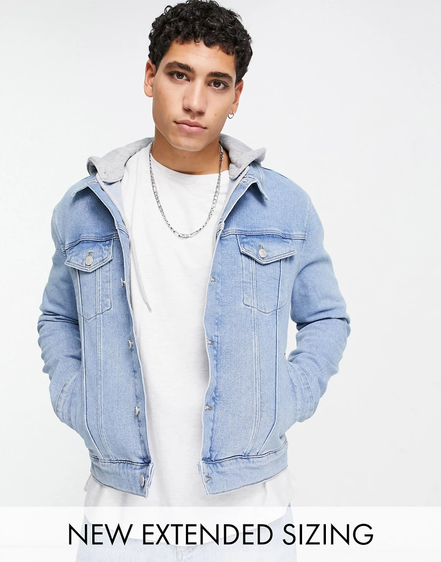 ASOS DESIGN – Jeansjacke in hellblauer Waschung mit abnehmbarer Jersey-Kapu günstig online kaufen