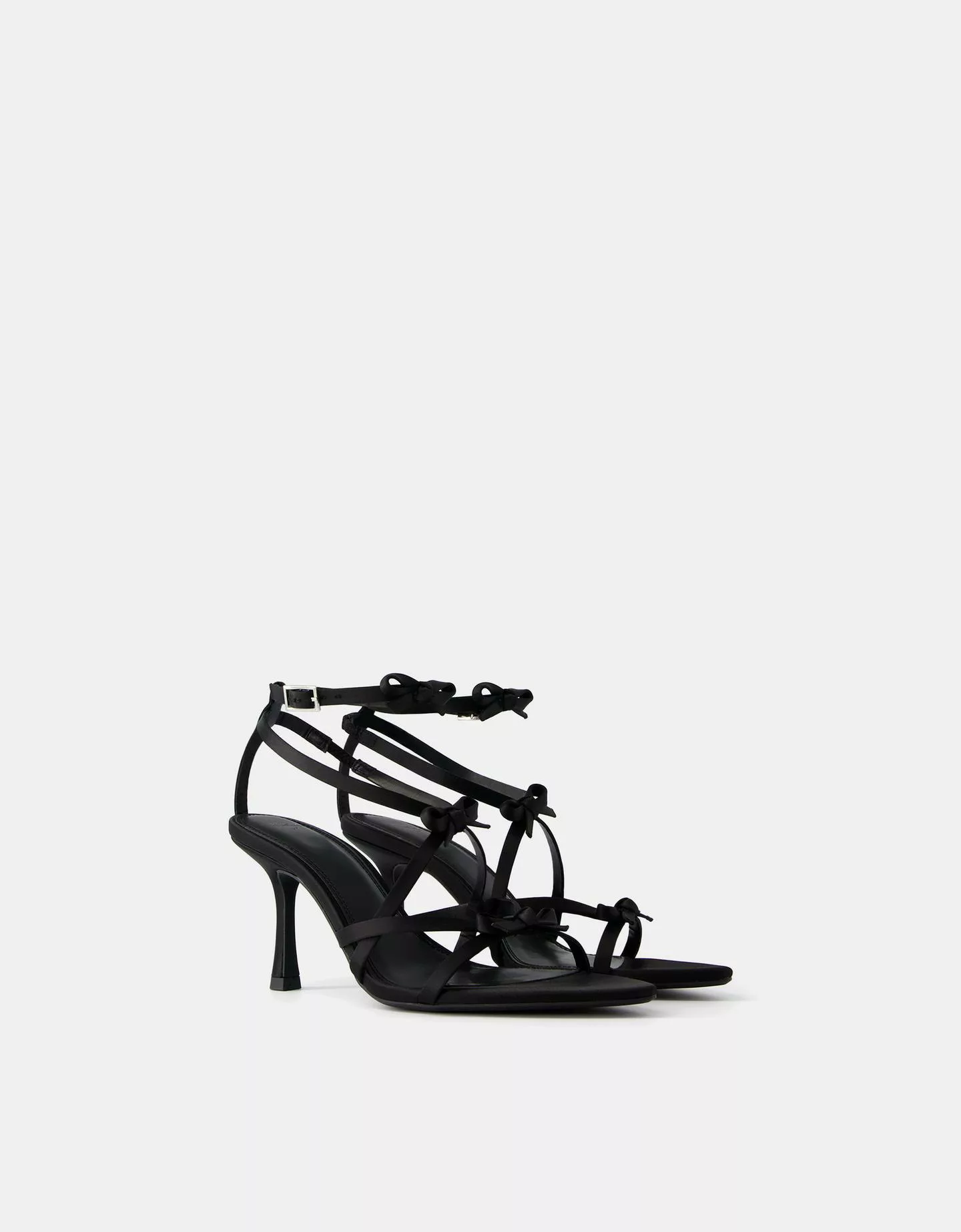 Bershka Absatzsandalen Mit Schleifen Damen 35 Schwarz günstig online kaufen