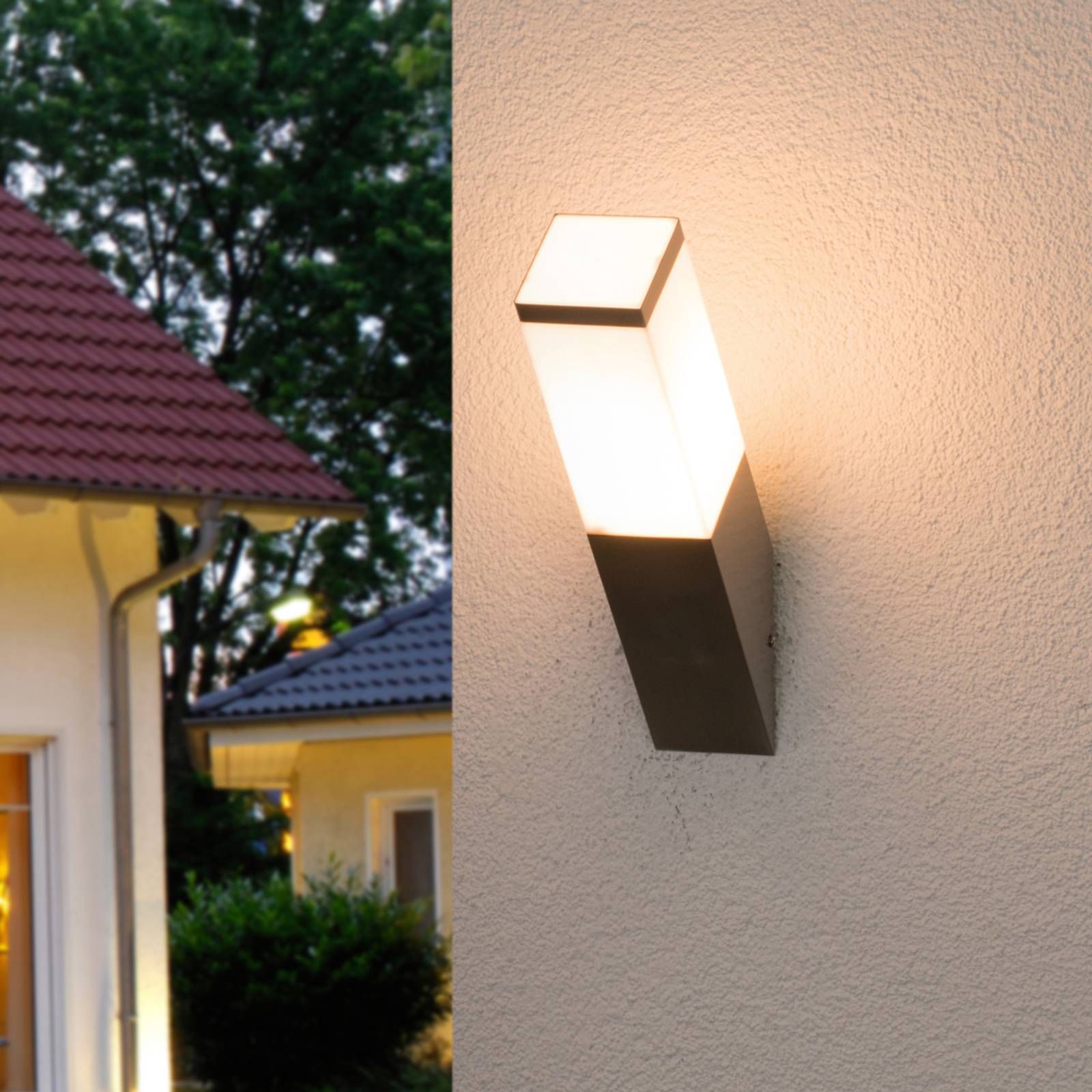 Schräge Außenwandlampe Lorian aus Edelstahl günstig online kaufen