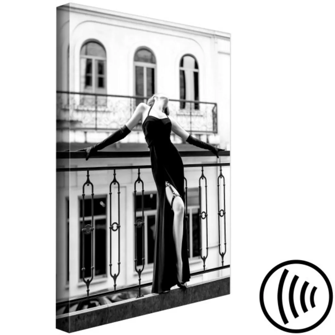 Bild auf Leinwand Tanzende Frau - Schwarzweisß-Foto mit einer Frauenfigur a günstig online kaufen