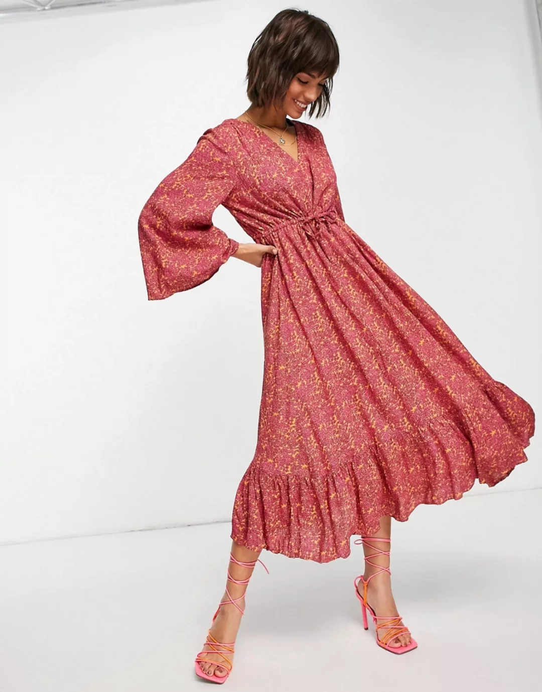 Y.A.S – Rislo – Rotes Kleid mit Trompetenärmeln und Blumenmuster günstig online kaufen