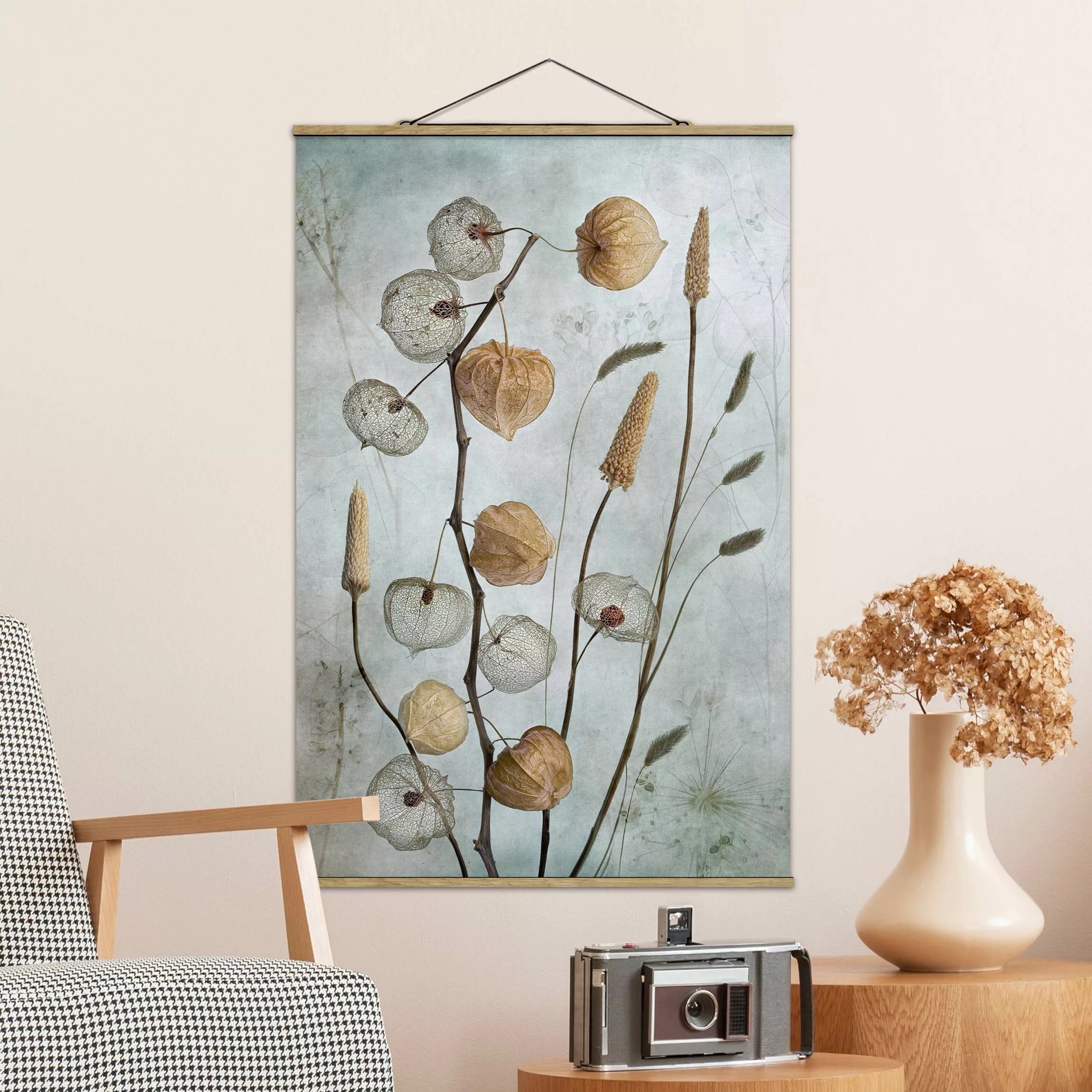 Stoffbild Blumen mit Posterleisten - Hochformat Lampionfrüchte im Herbst günstig online kaufen