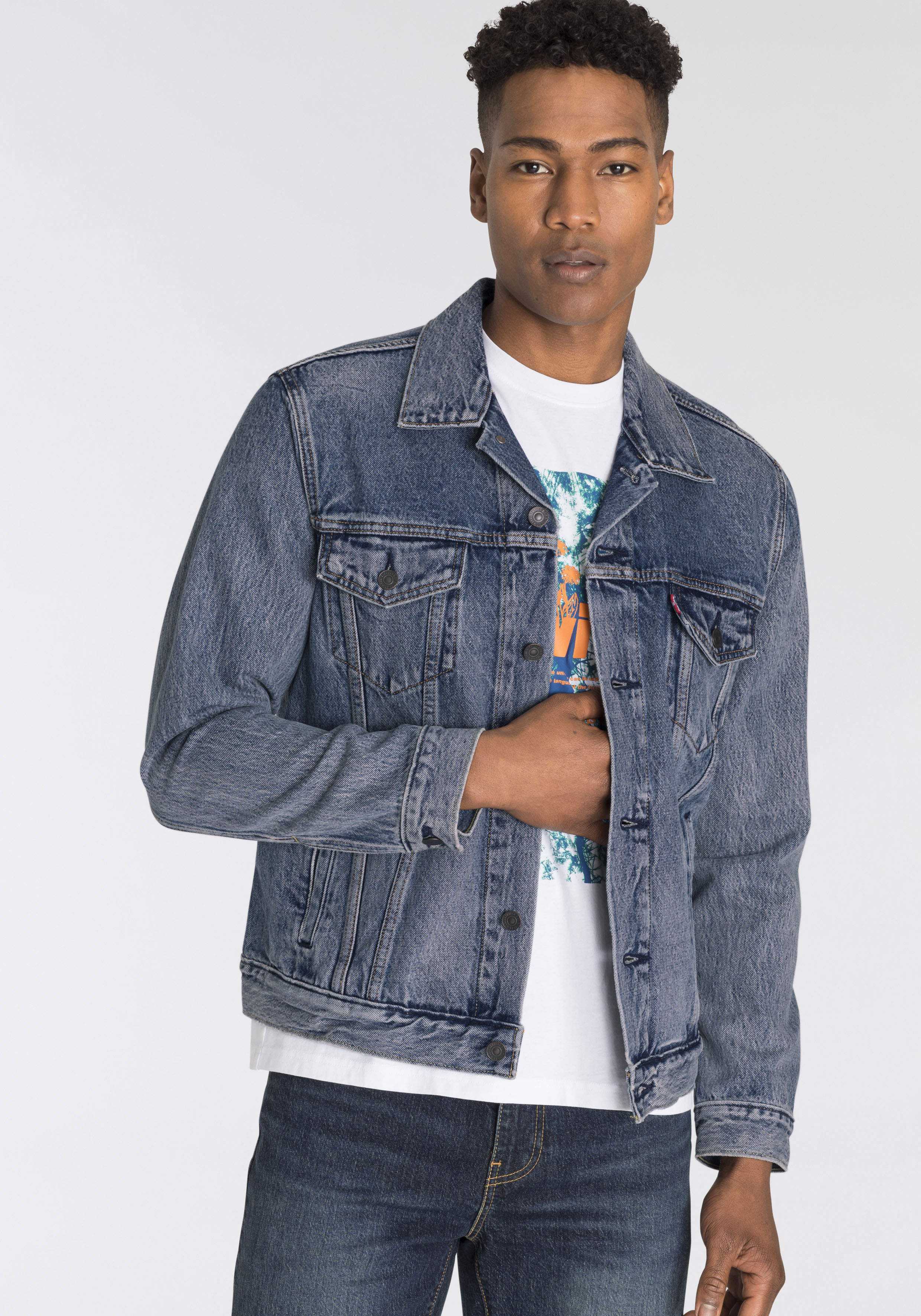 Levis Jeansjacke "VINTAGE FIT TRUCKER JKT", ohne Kapuze, mit Knopfleiste günstig online kaufen