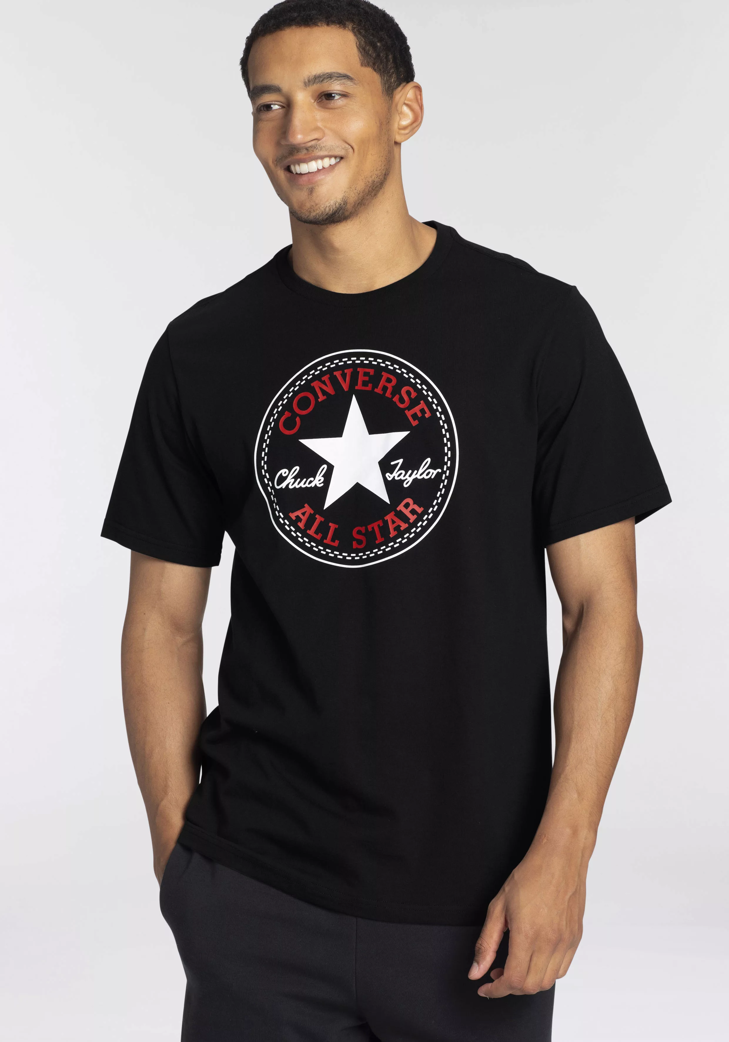 Converse T-Shirt CONVERSE GO-TO ALL STAR PATCH STANDARD-FIT T-SHIRT (1-tlg) günstig online kaufen