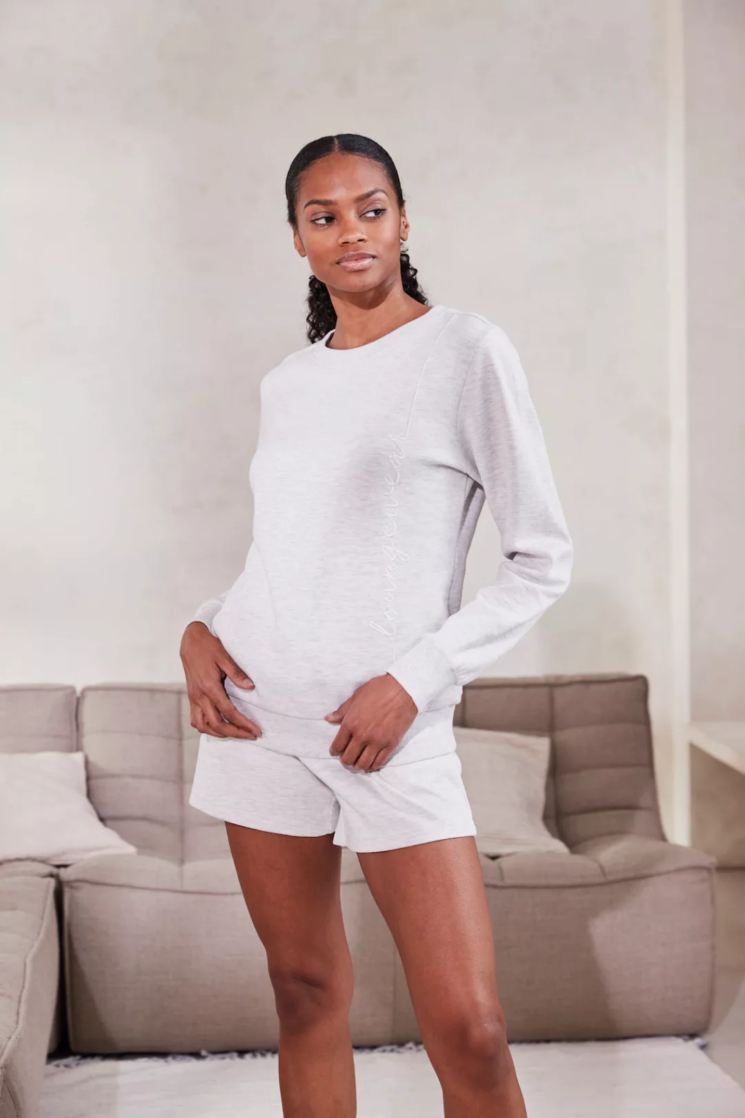 Vivance Longsweatshirt, mit Loungewear Stickerei, Loungeshirt günstig online kaufen