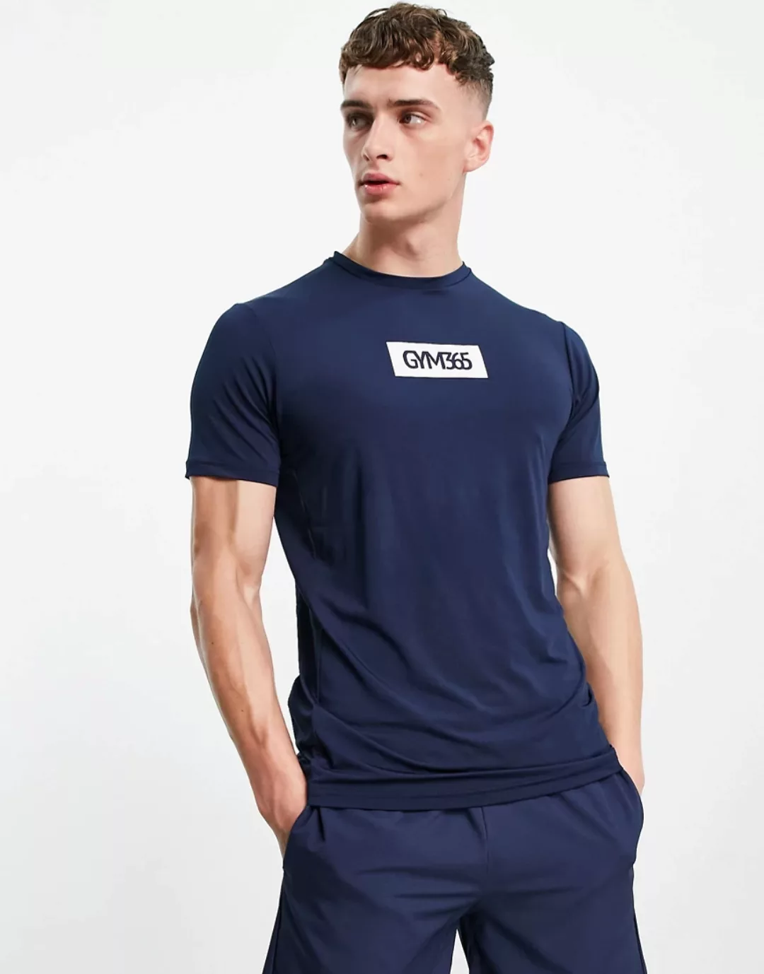Gym 365 – T-Shirt in Marineblau mit kastenförmigem Logo günstig online kaufen