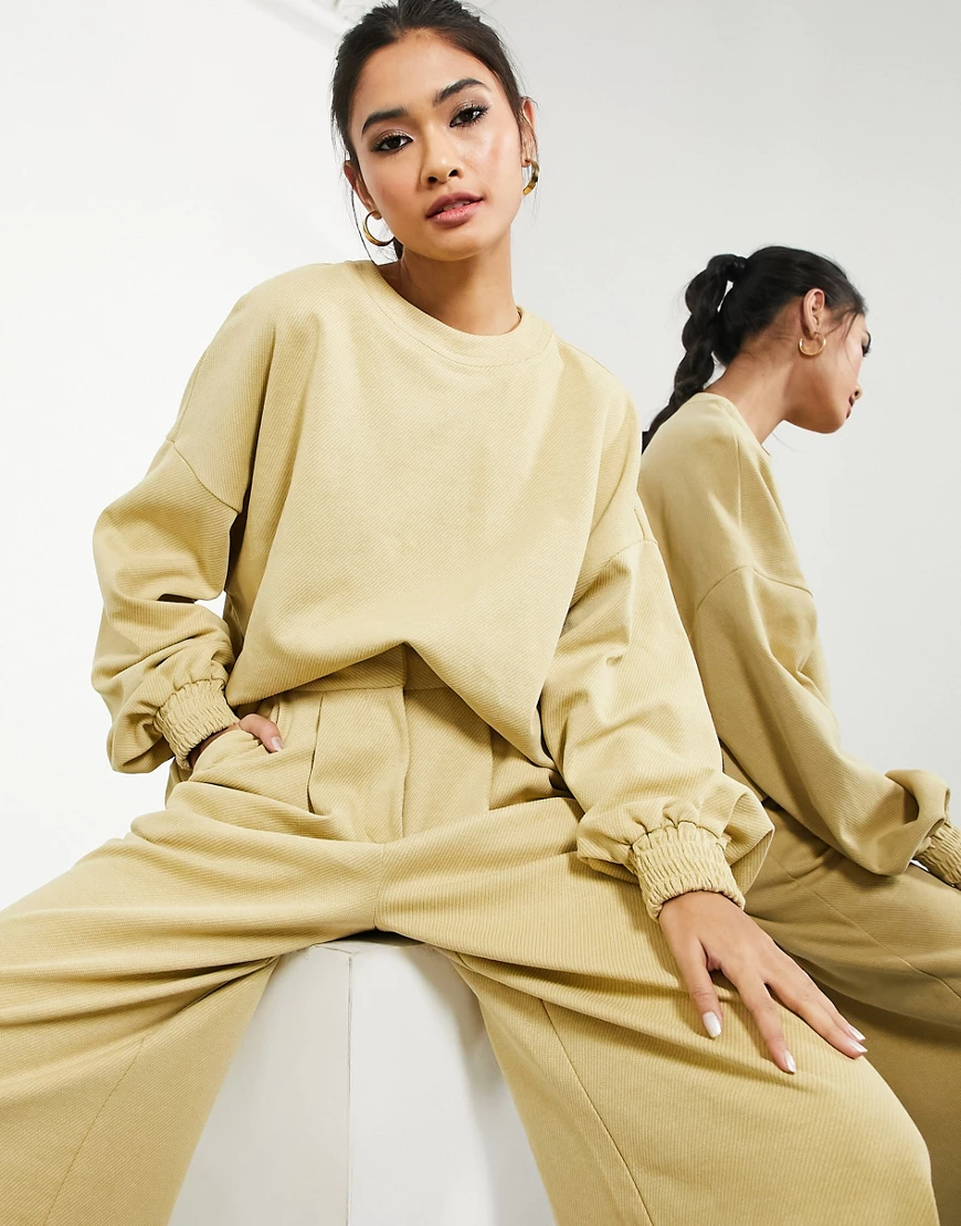 ASOS EDITION – Longline-Oberteil aus strukturiertem Jersey in Camelgelb-Neu günstig online kaufen