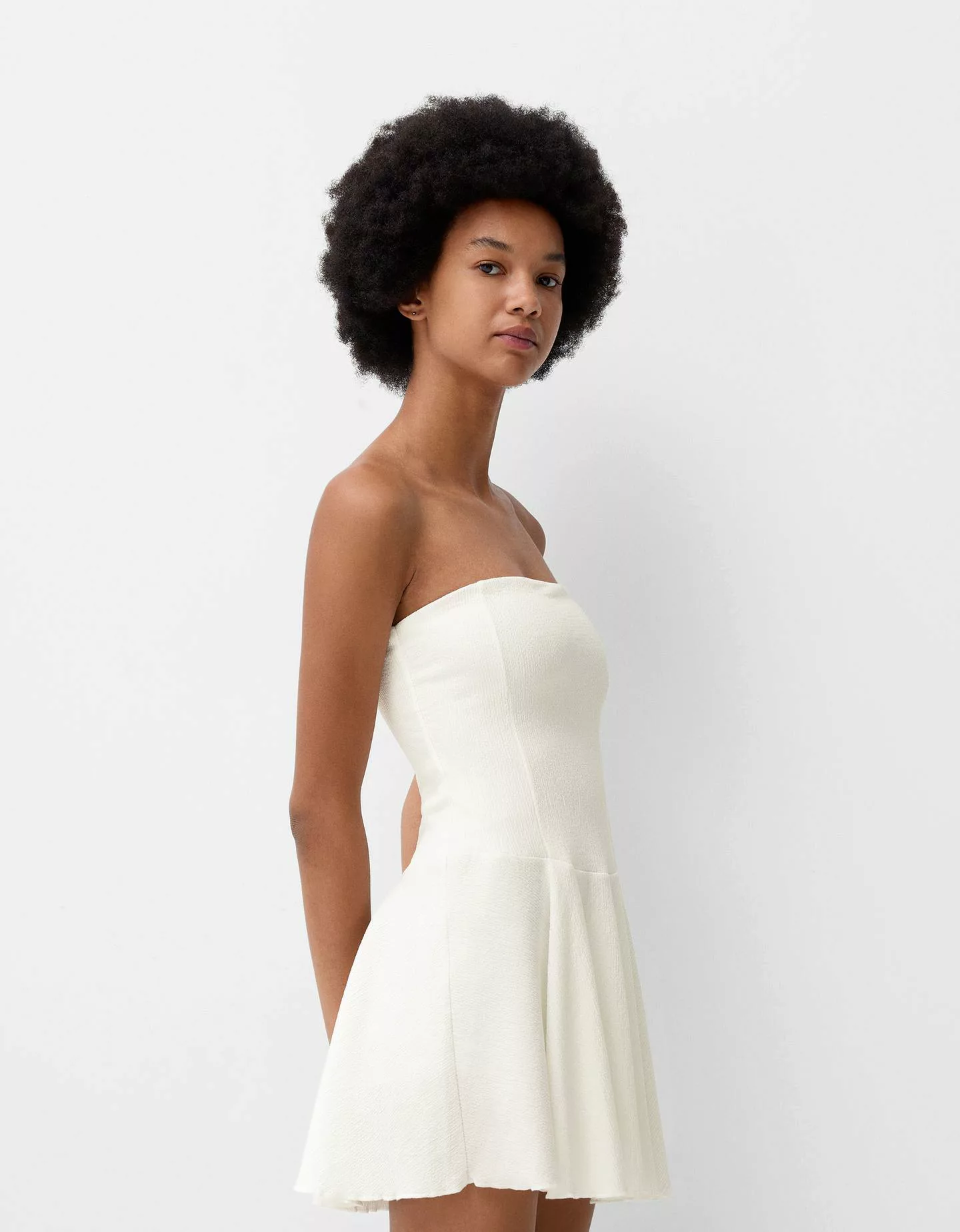 Bershka Gesmoktes Bandeau-Minikleid Damen Xs Weiss günstig online kaufen