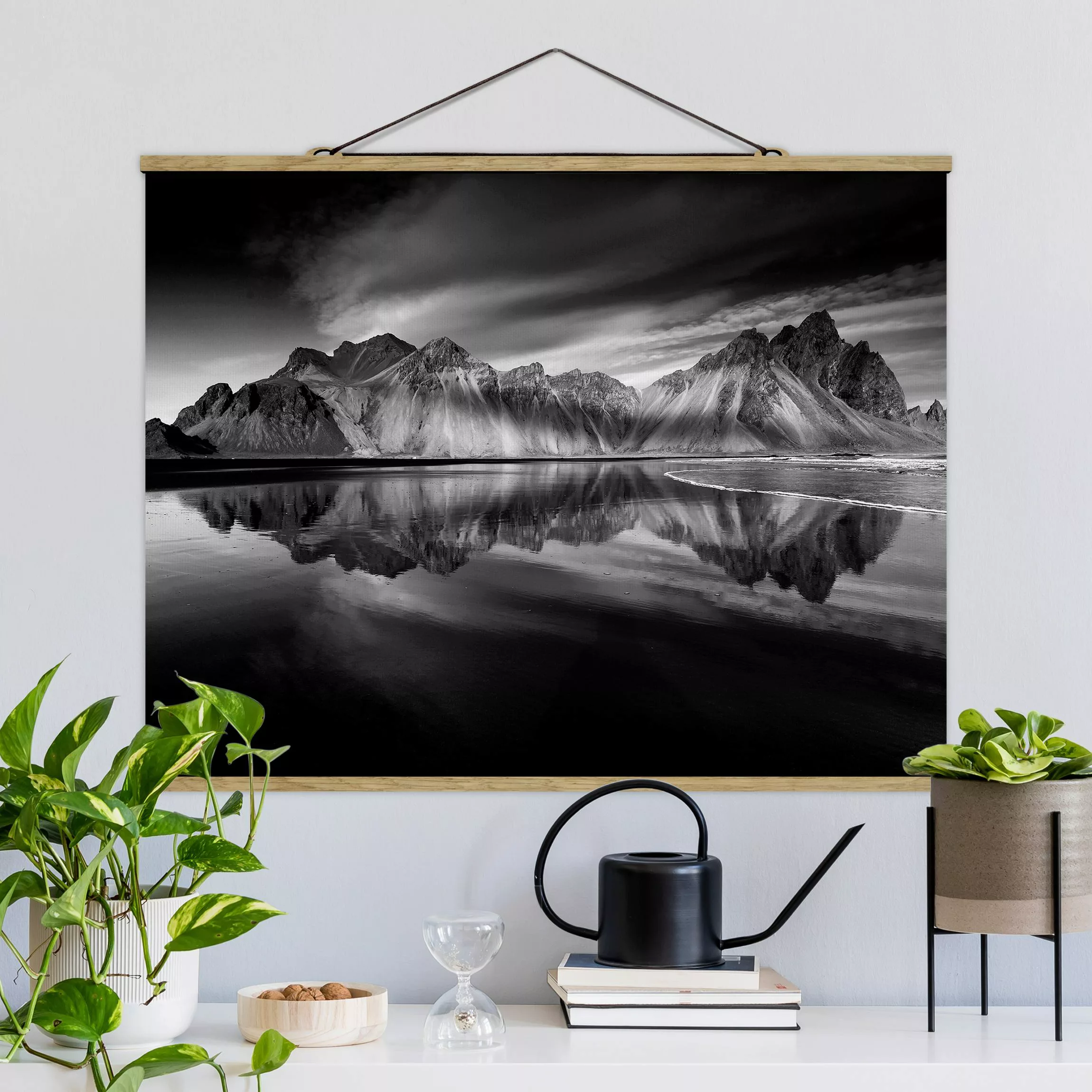 Stoffbild Berge mit Posterleisten - Querformat Vesturhorn in Island günstig online kaufen