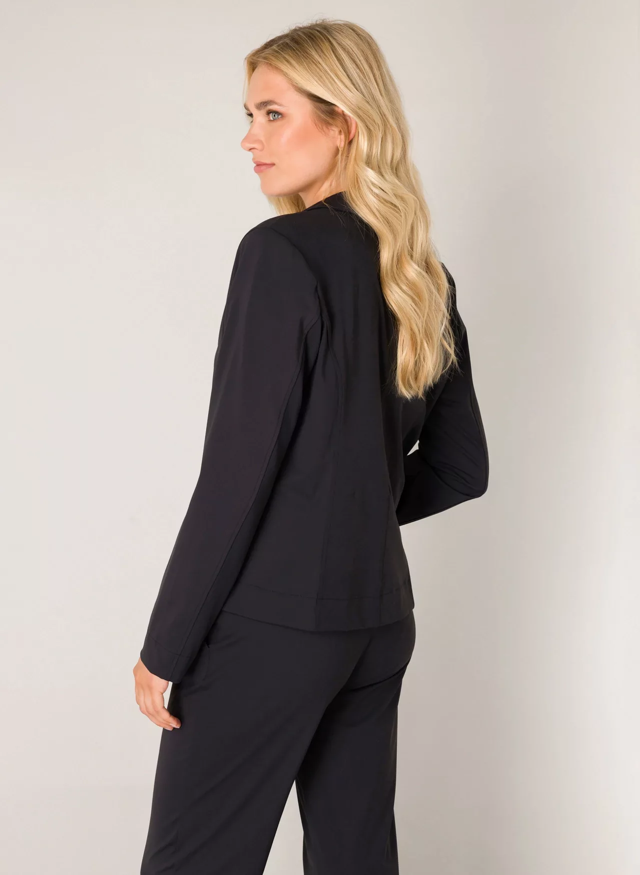 Base Level Jackenblazer Thea mit Stretch günstig online kaufen