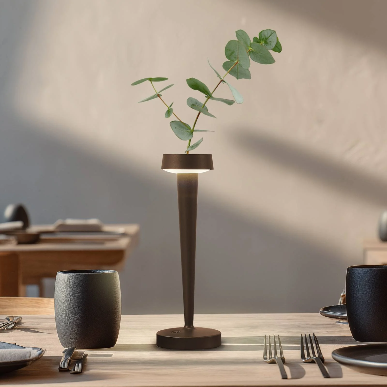 Lucande LED-Akku-Kerzenständer Lea, Vase, dunkelbraun, 28 cm günstig online kaufen