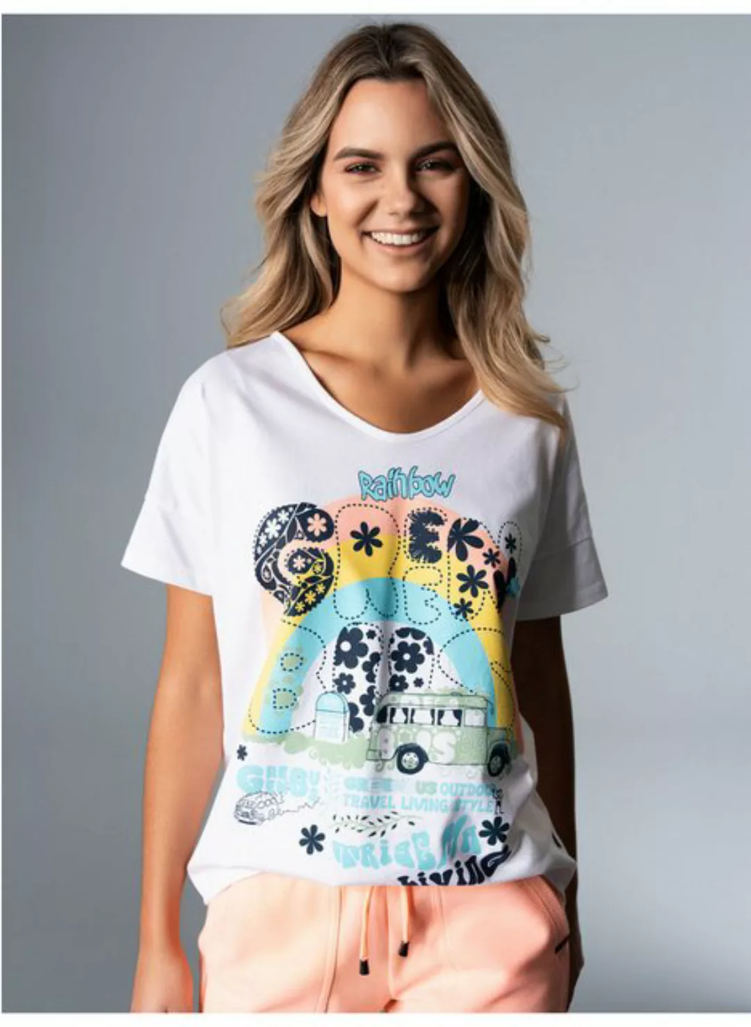 Trigema T-Shirt TRIGEMA Oversized T-Shirt mit buntem Hippie-Print (1-tlg) günstig online kaufen