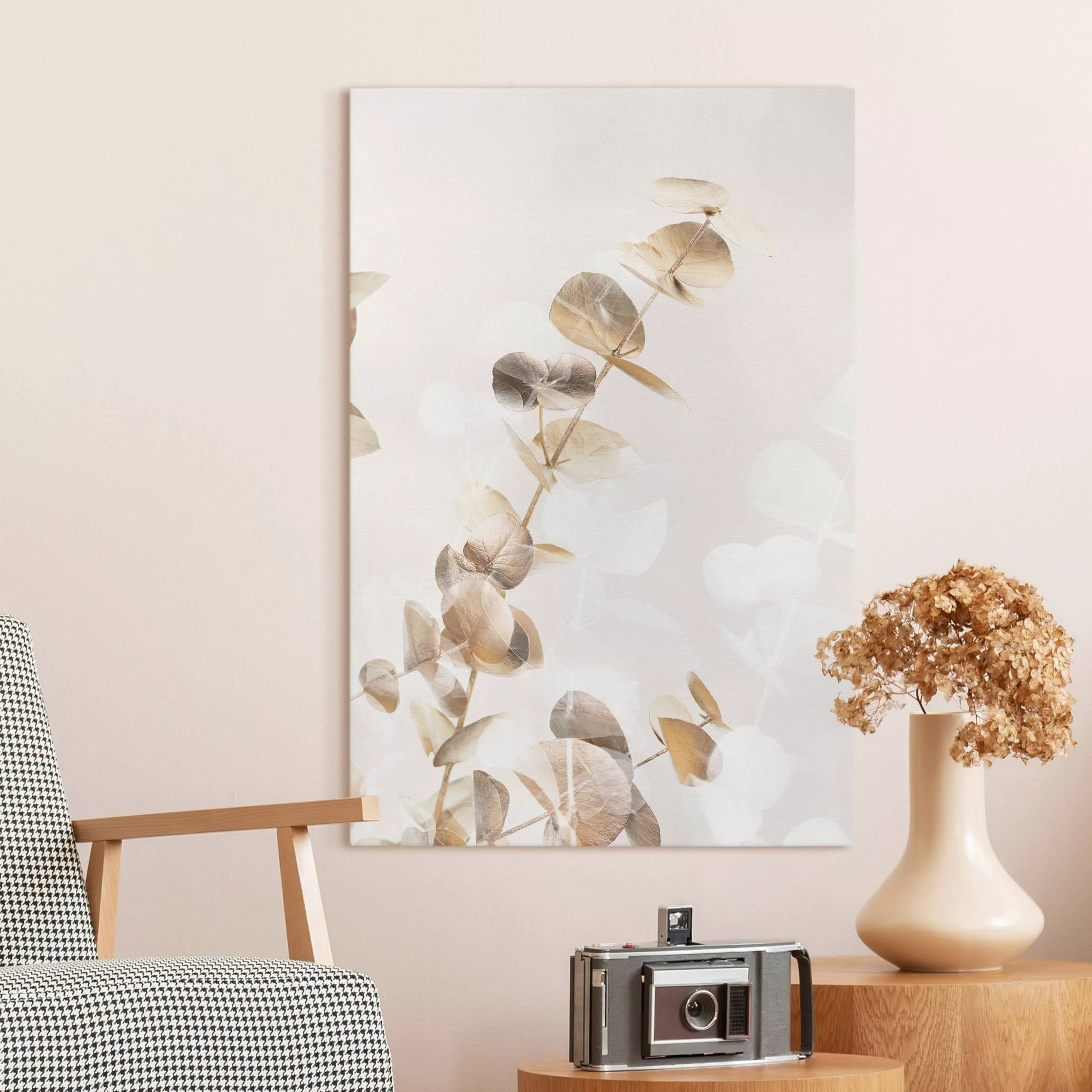 Leinwandbild Goldene Eukalyptuszweige mit Weiß I günstig online kaufen