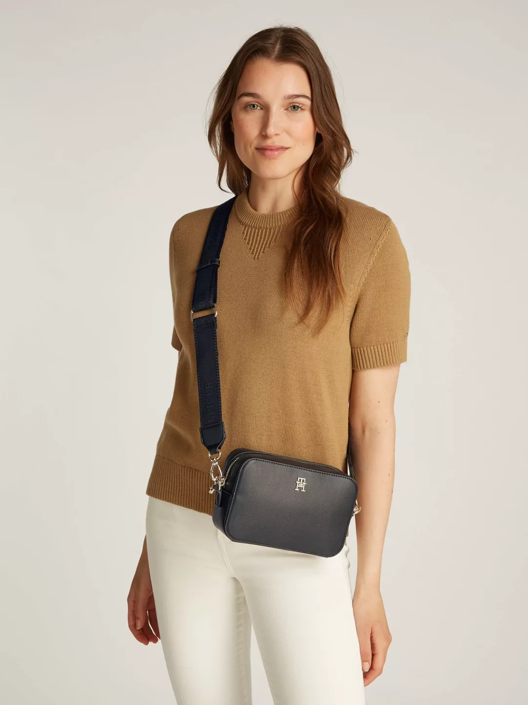 Tommy Hilfiger Umhängetasche "TH SOFT LOGO CAMERA BAG",Damen Handytasche, M günstig online kaufen