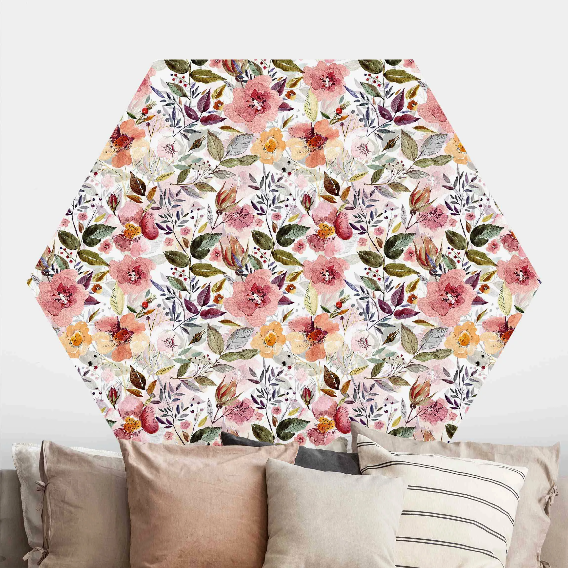 Hexagon Mustertapete selbstklebend Bunter Blumenmix mit Aquarell günstig online kaufen