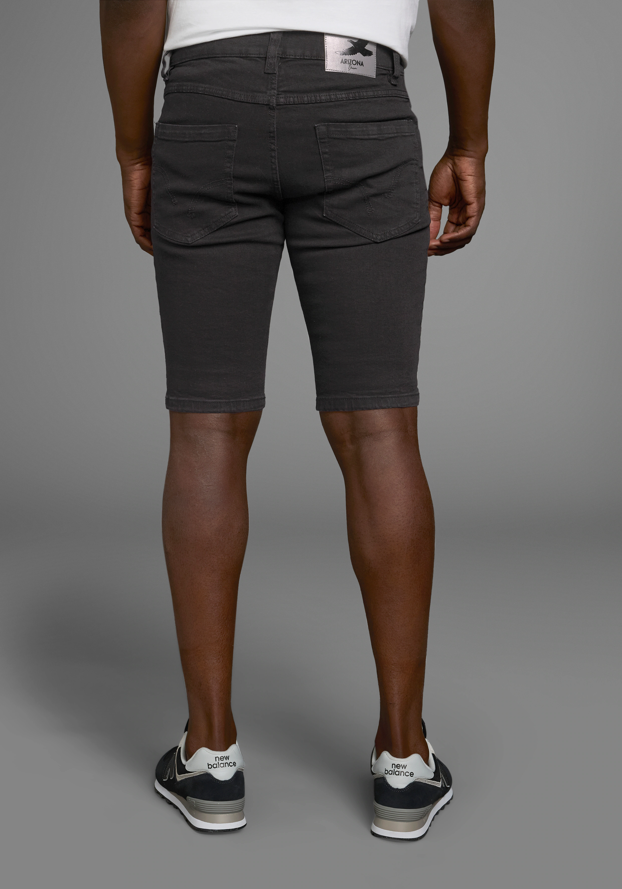 Arizona Jeansshorts, gerader Schnitt, knieumspielende Länge, niedrige Leibh günstig online kaufen