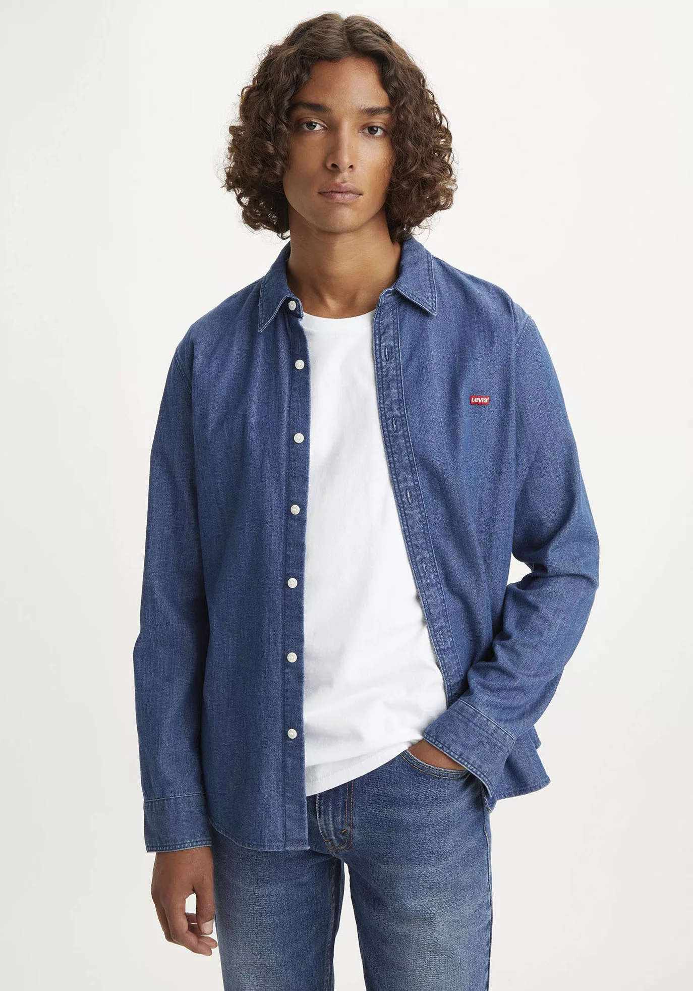 Levi's® Jeanshemd BATTERY HM SHIRT SLIM mit Logo-Badge auf der Brust günstig online kaufen