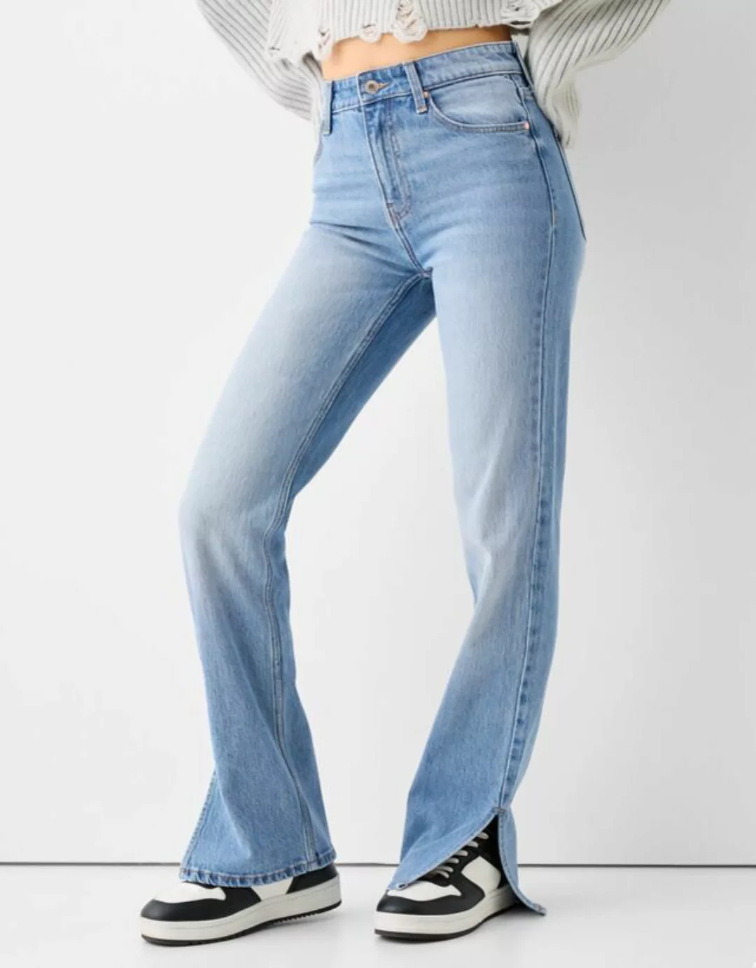 Bershka Bequeme Jeans-Schlaghose Mit Seitlichem Schlitz Damen 34 Ausgewasch günstig online kaufen