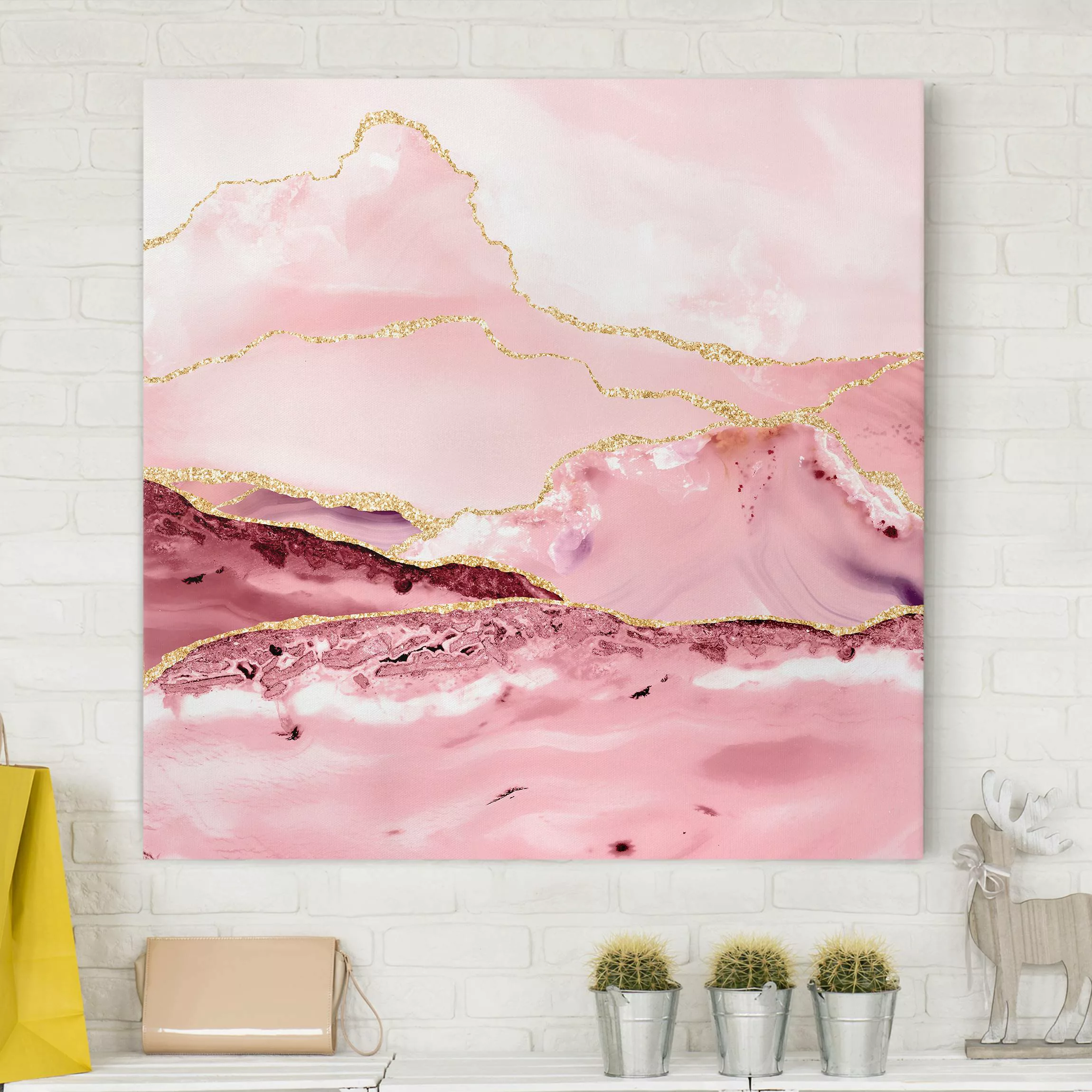 Leinwandbild Abstrakte Berge Rosa mit Goldenen Linien günstig online kaufen