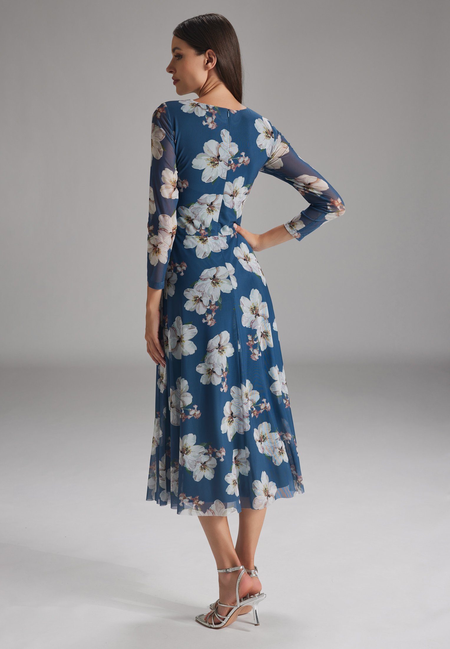 SWING Cocktailkleid Taillierte Schnitt mit fließendem günstig online kaufen