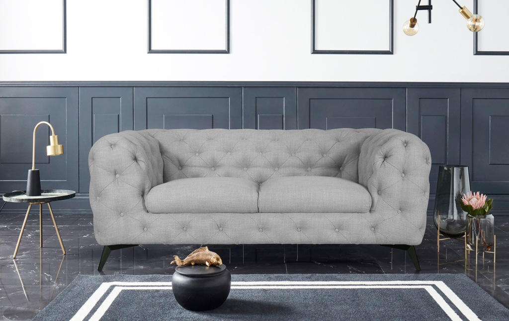 Leonique Chesterfield-Sofa »Glynis«, aufwändige Knopfheftung, moderne Chest günstig online kaufen
