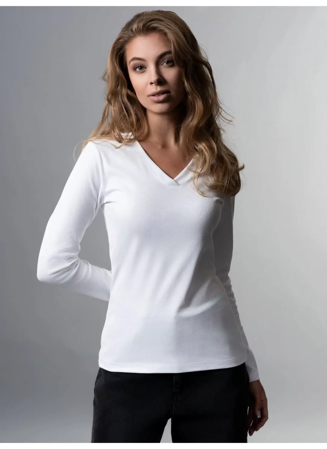 Trigema T-Shirt TRIGEMA Langarmshirt mit V-Ausschnitt (1-tlg) günstig online kaufen