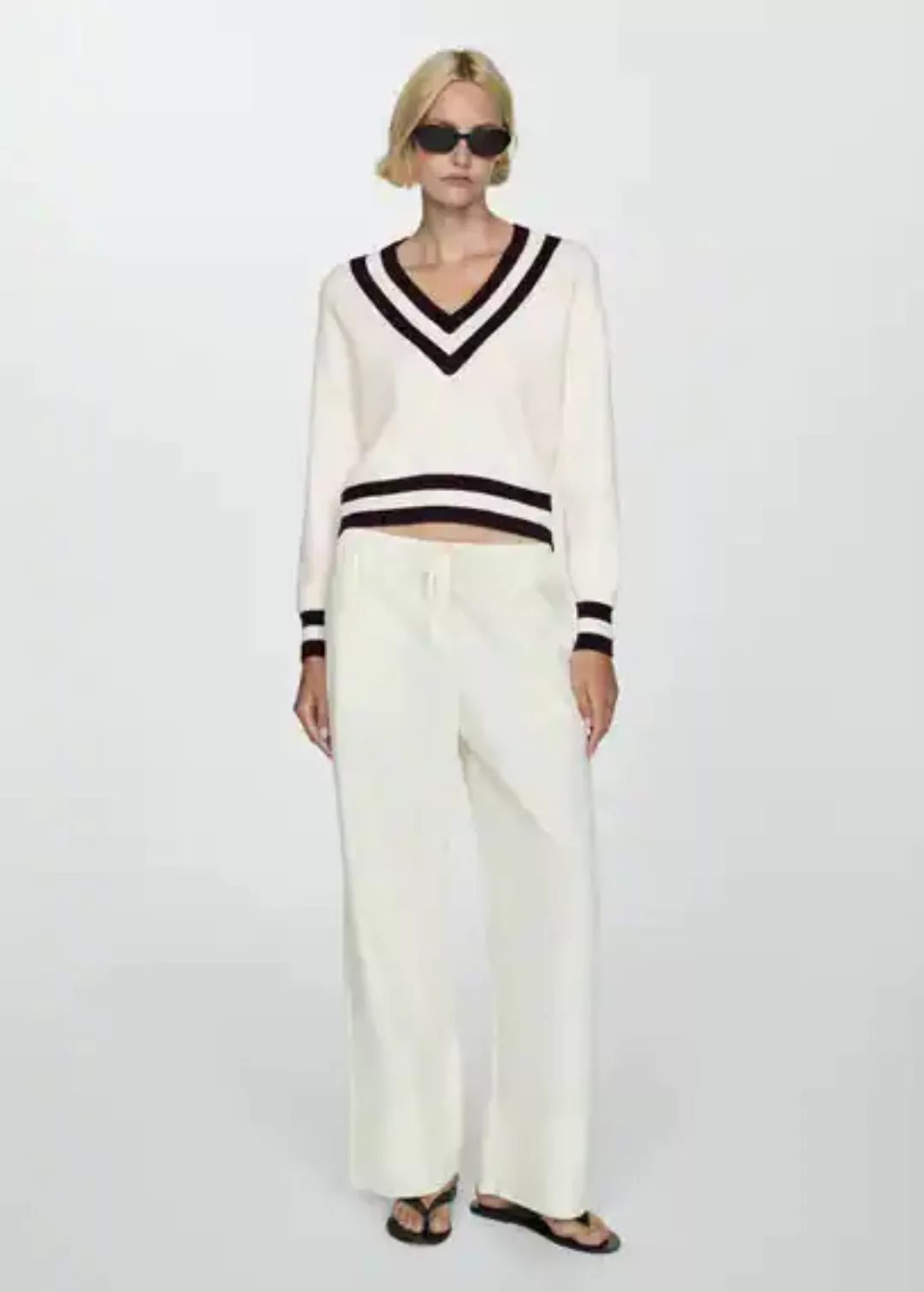 Pullover mit kontrastierendem V-Ausschnitt günstig online kaufen