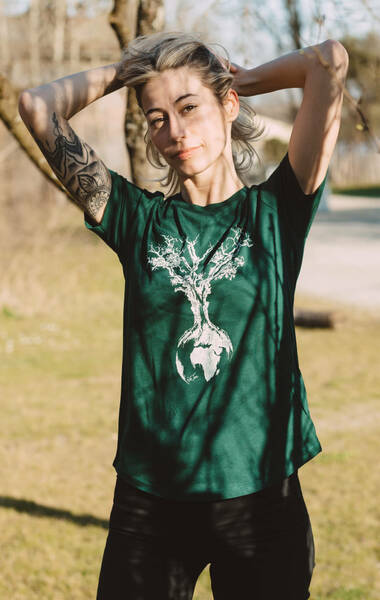 Ecovero Shirt Fairwear Für Damen "Weltenbaum" In Bottle Green günstig online kaufen