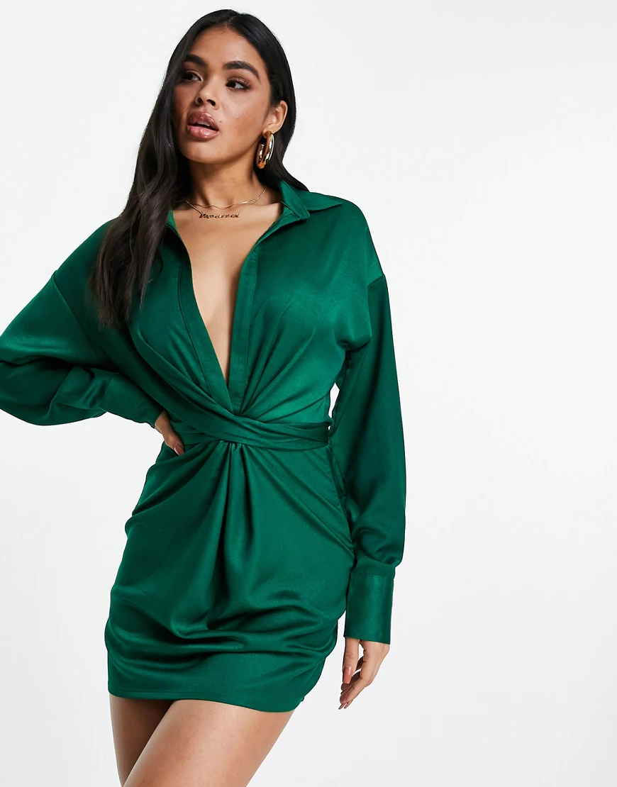 In The Style x Syd & Ell – Hemdkleid in Smaragdgrün mit Zierknoten vorne-Bl günstig online kaufen