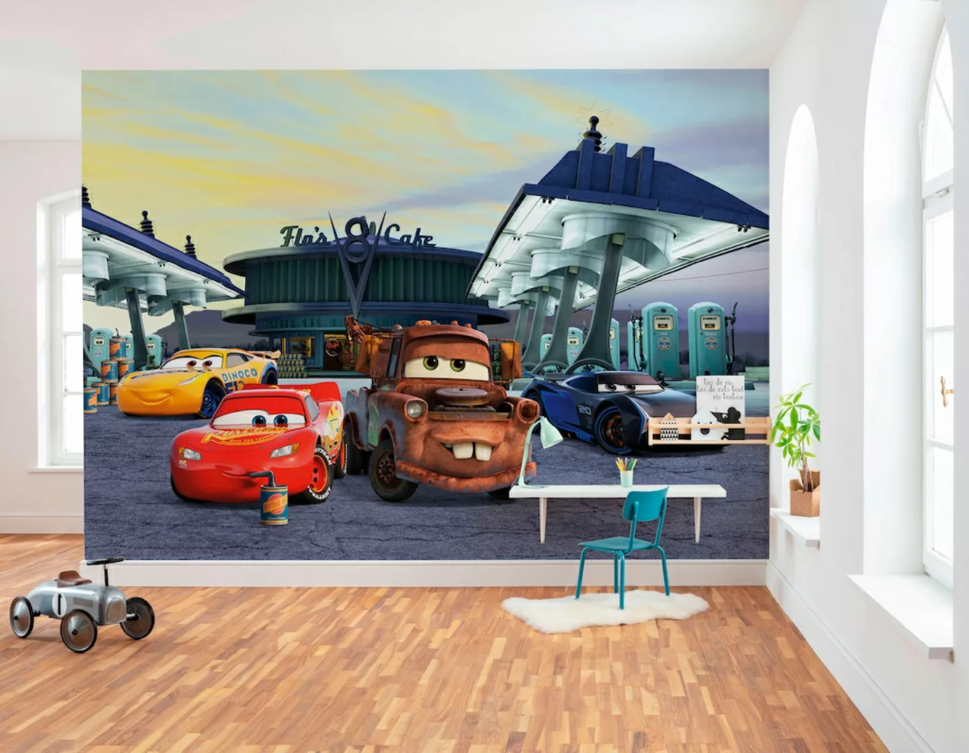 Komar Fototapete »Cars3 Station«, 368x254 cm (Breite x Höhe), inklusive Kle günstig online kaufen