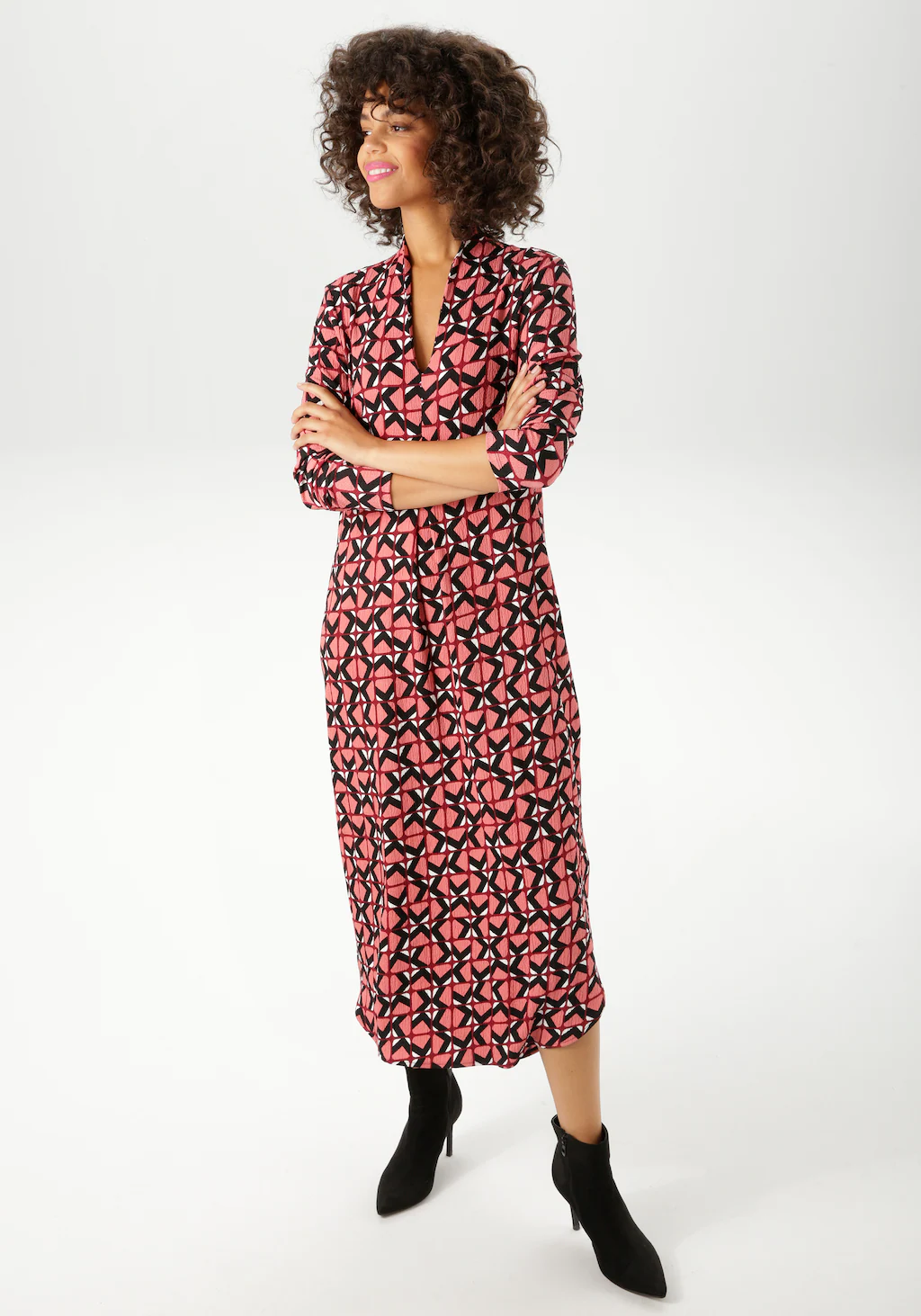 Aniston CASUAL Midikleid, mit grafischem Retro-Muster - jedes Teil ein Unik günstig online kaufen