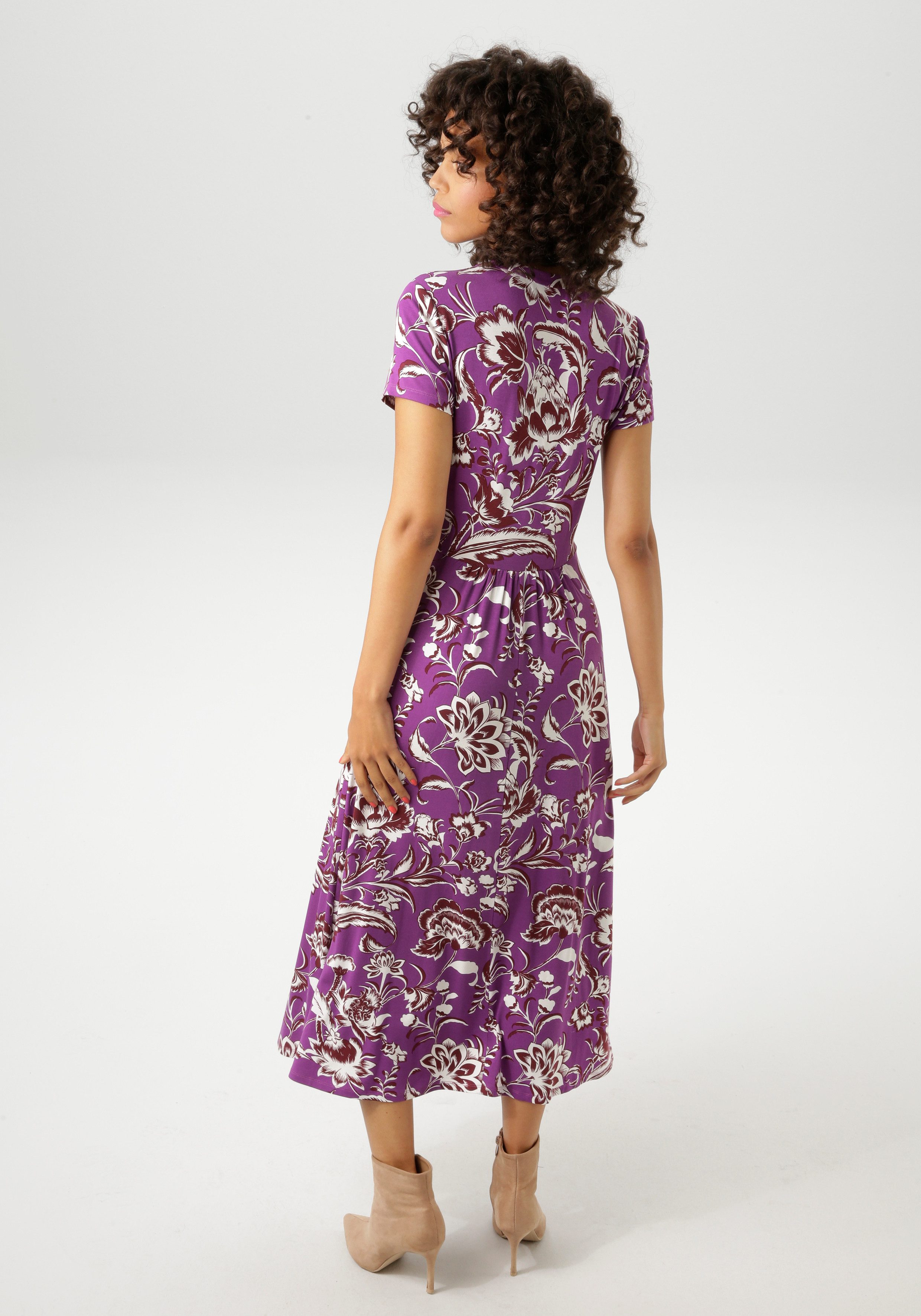 Aniston CASUAL Sommerkleid, mit großflächigem Blumendruck günstig online kaufen