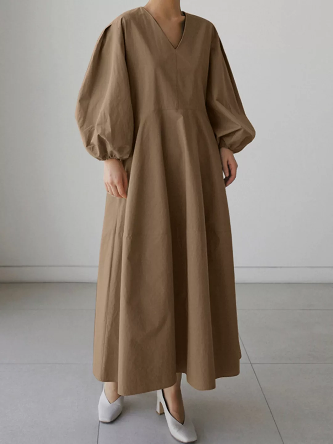 Lässige Puffärmel mit V-Ausschnitt, einfarbig plissiert, Midi Kleid günstig online kaufen