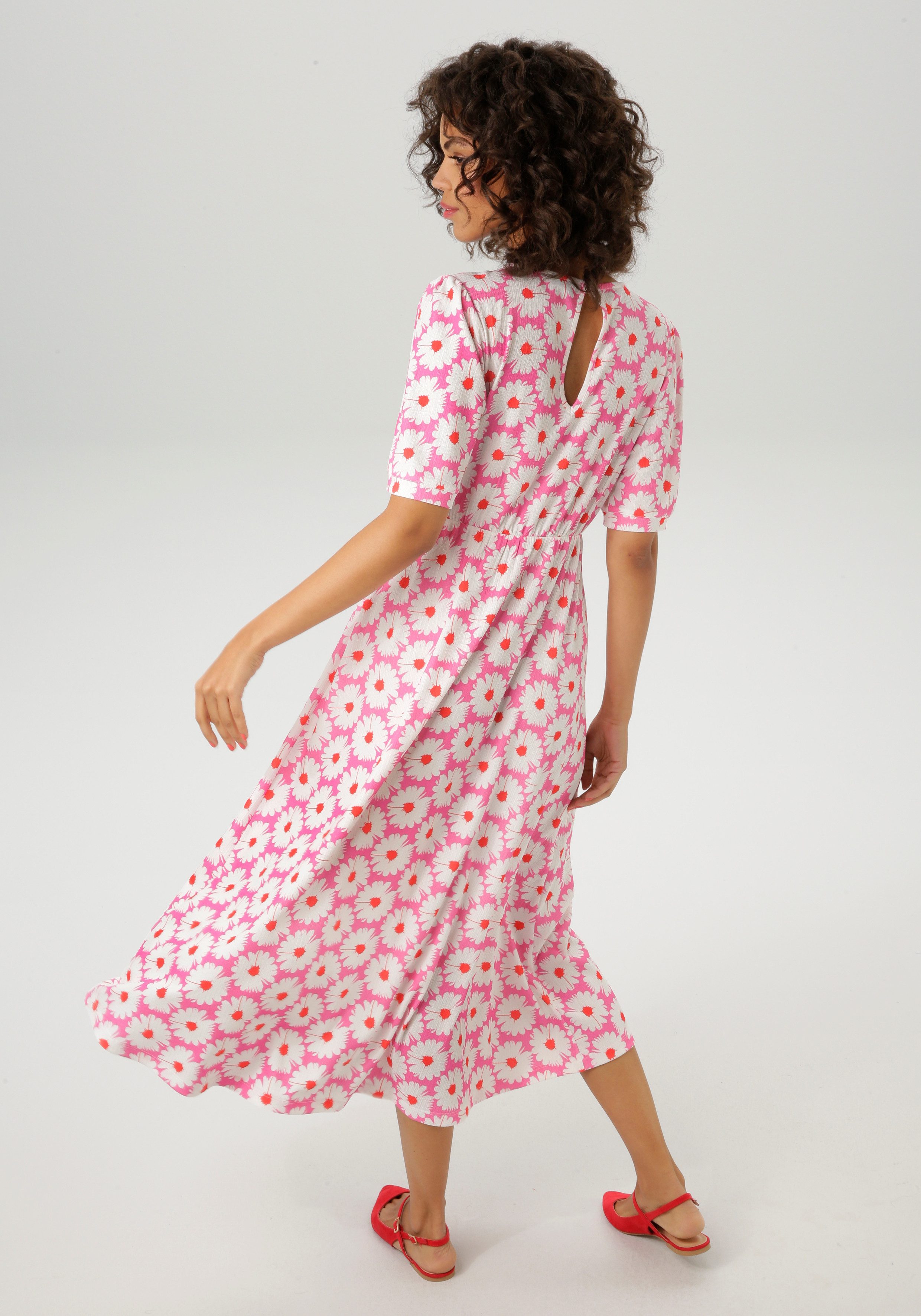 Aniston CASUAL Sommerkleid allover mit Blüten günstig online kaufen