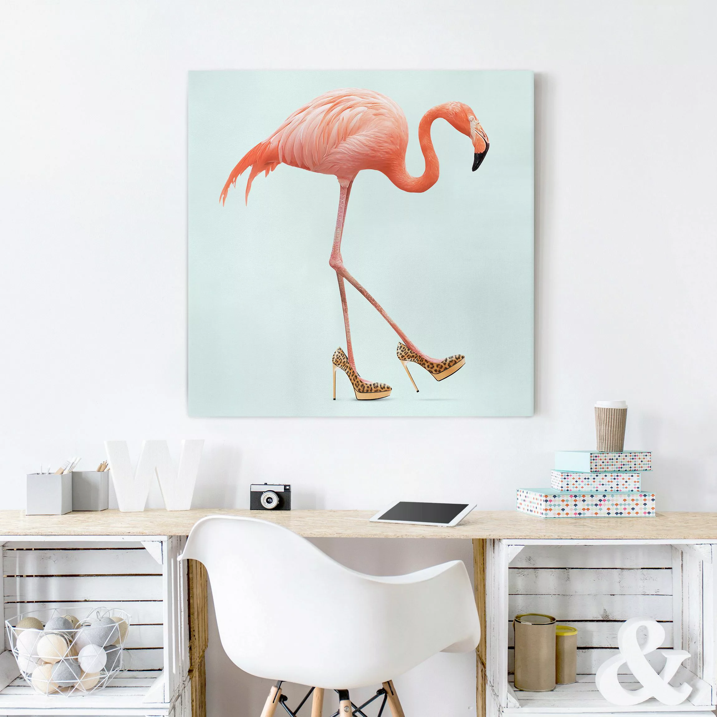 Leinwandbild Flamingo mit High Heels günstig online kaufen