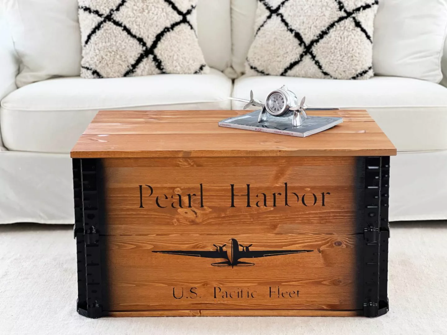 Holztruhe "Pearl Harbor" hellbraun Massivholz im Vintage-Look günstig online kaufen