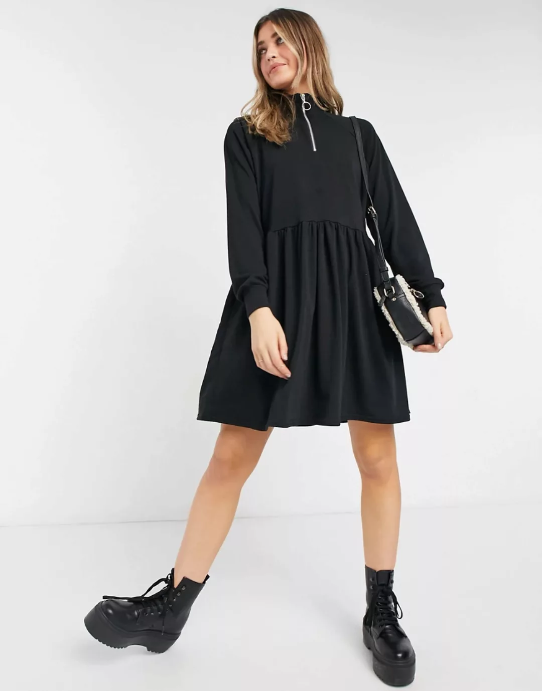 New Look – Hochgeschlossenes Sweatshirtkleid mit Reißverschluss in Schwarz günstig online kaufen
