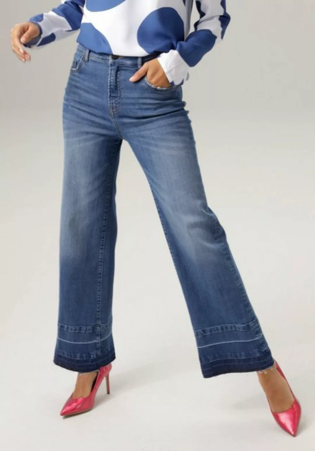 Aniston CASUAL Straight-Jeans, mit trendiger Waschung am leicht ausgefranst günstig online kaufen