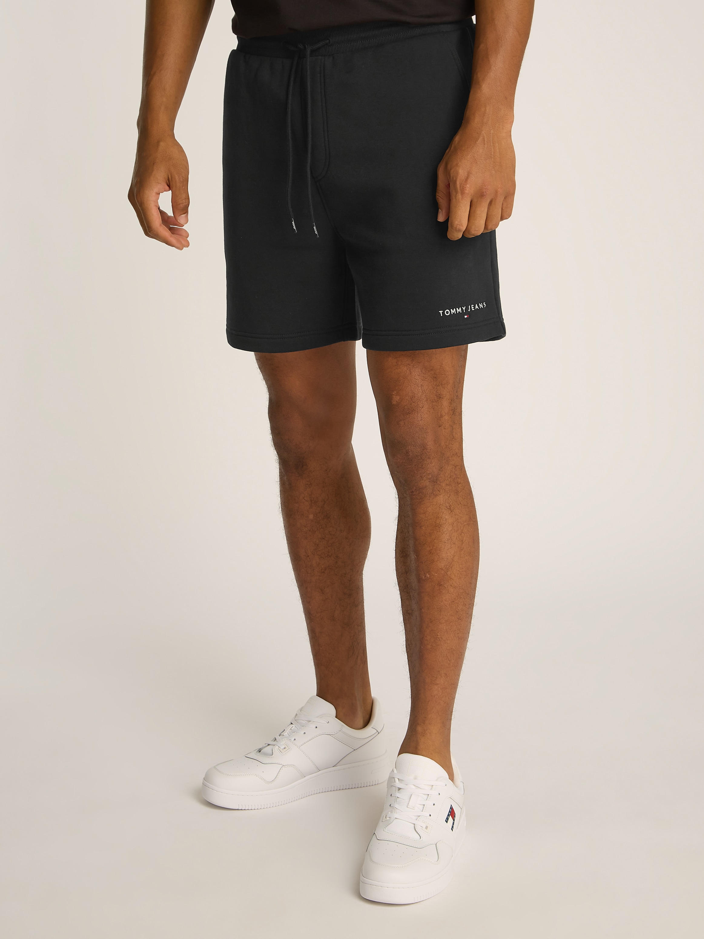 Tommy Jeans Sweatshorts "TJM REG LINEAR SHORT", mit Logostickerei günstig online kaufen