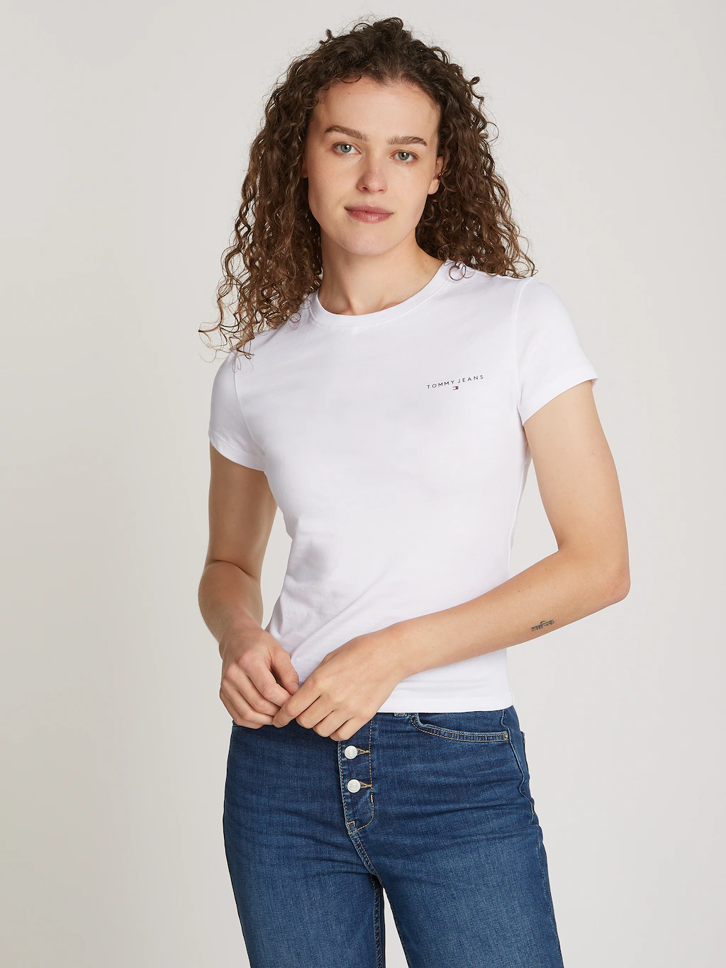 Tommy Jeans T-Shirt TJW SLIM LINEAR TEE mit Logoschriftzug günstig online kaufen