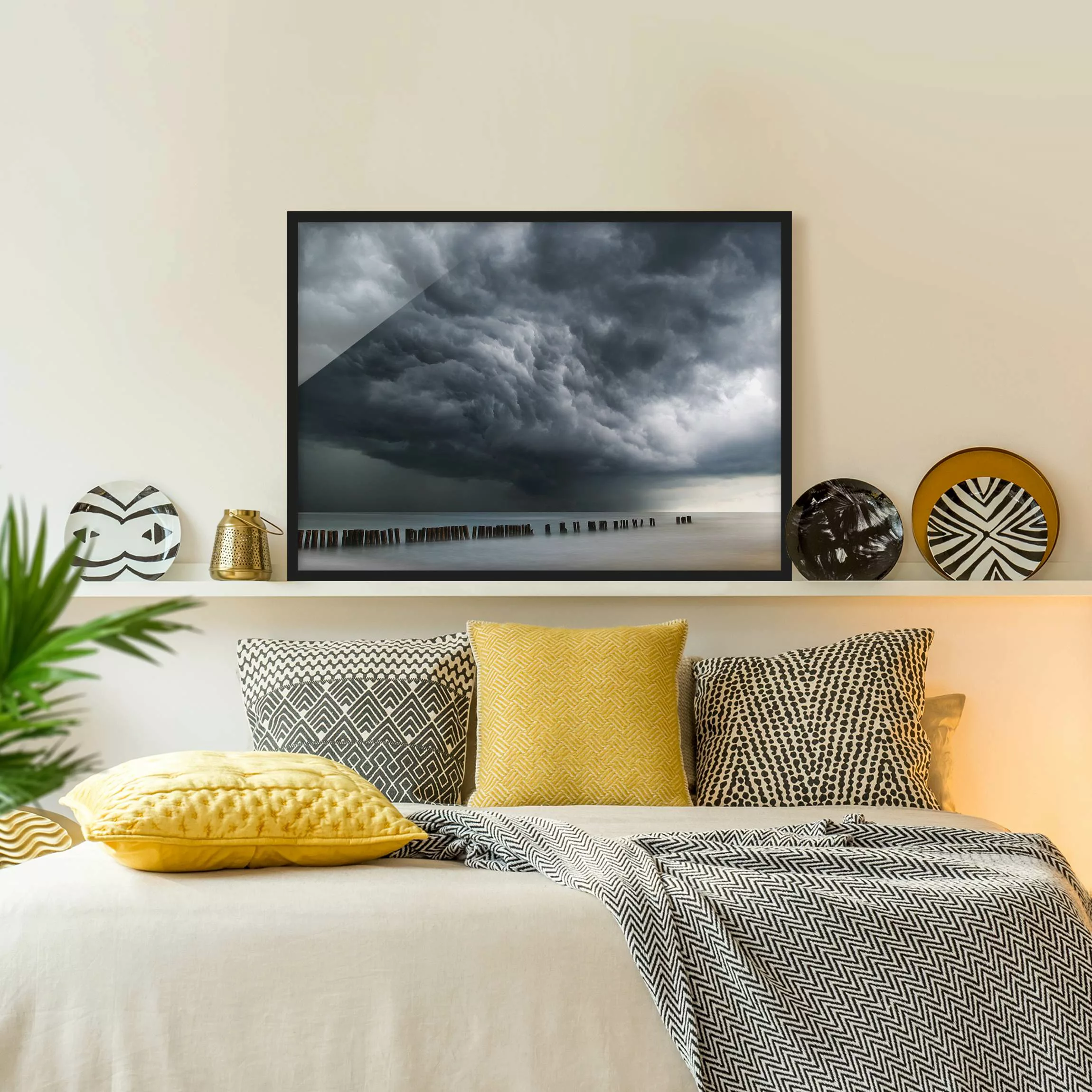 Bild mit Rahmen Strand - Querformat Sturmwolken über der Ostsee günstig online kaufen