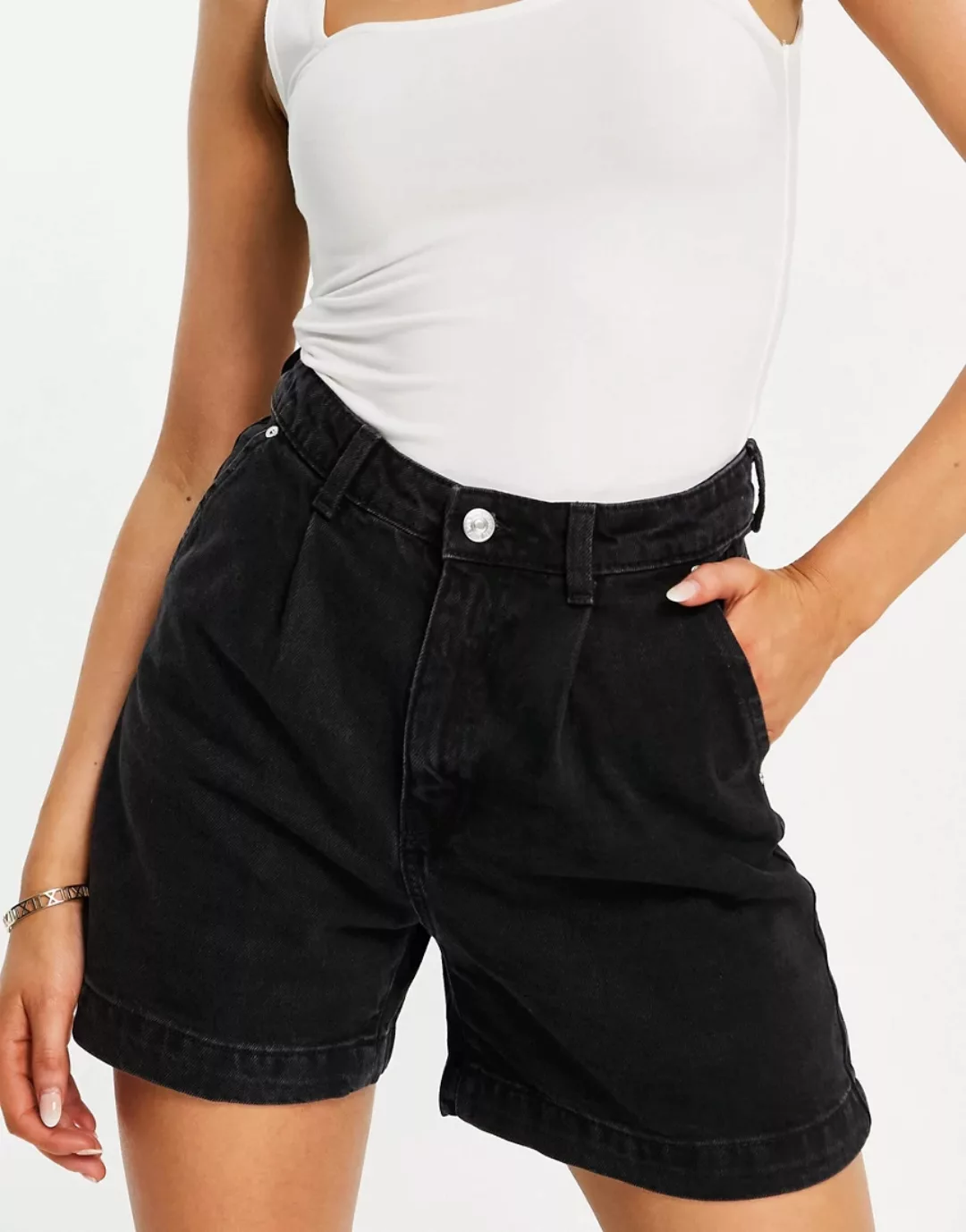 Mango – Lässige Jeansshorts in Schwarz günstig online kaufen